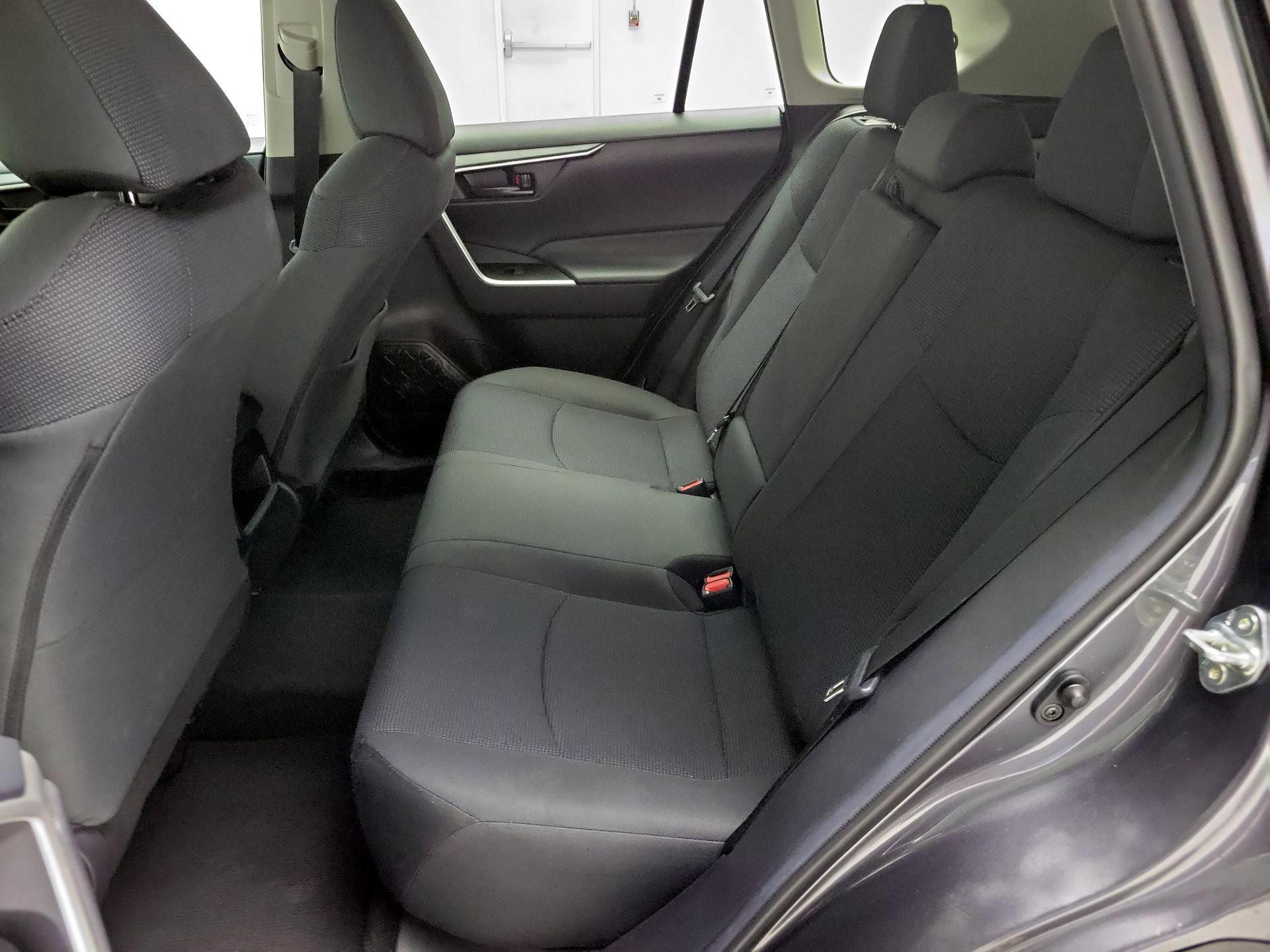 Thumbnail: 2021 Toyota RAV4 - 19