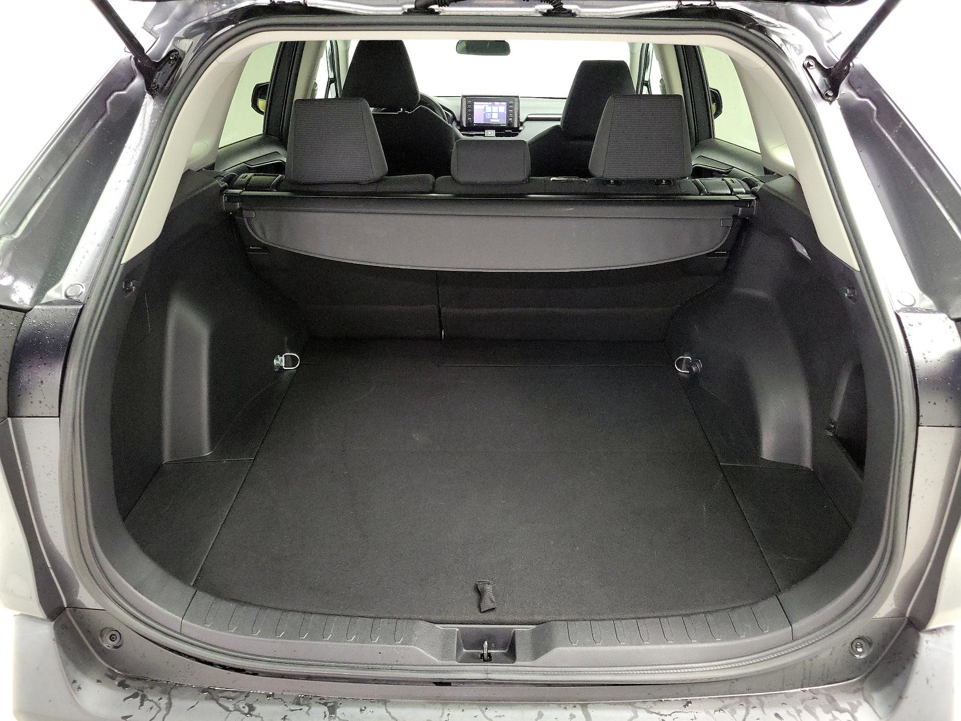 Thumbnail: 2021 Toyota RAV4 - 20