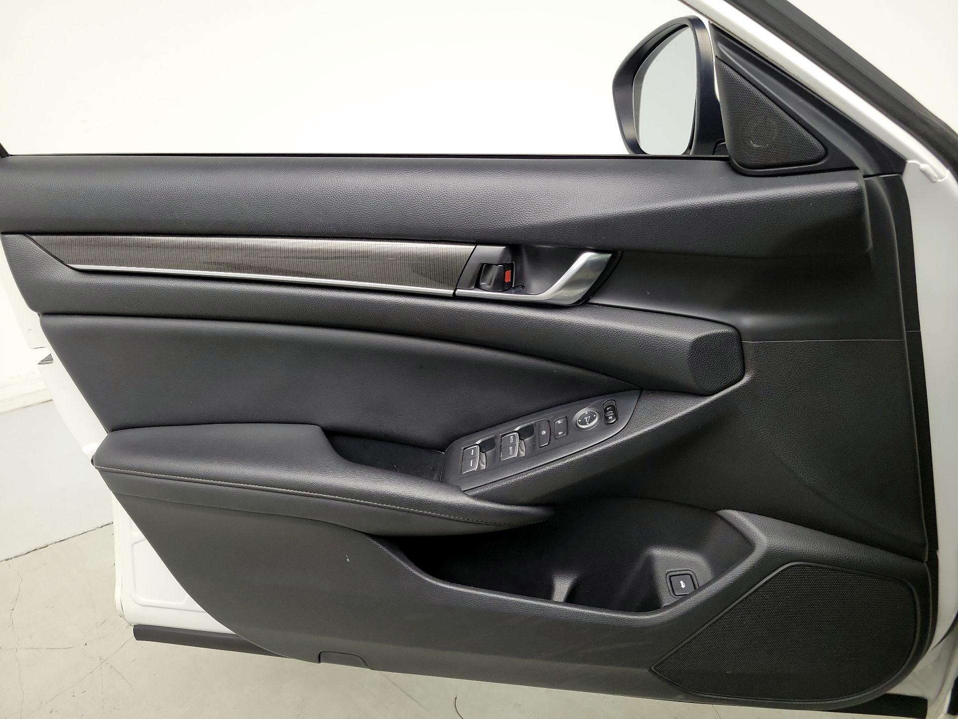 Thumbnail: 2019 Honda Accord - 12