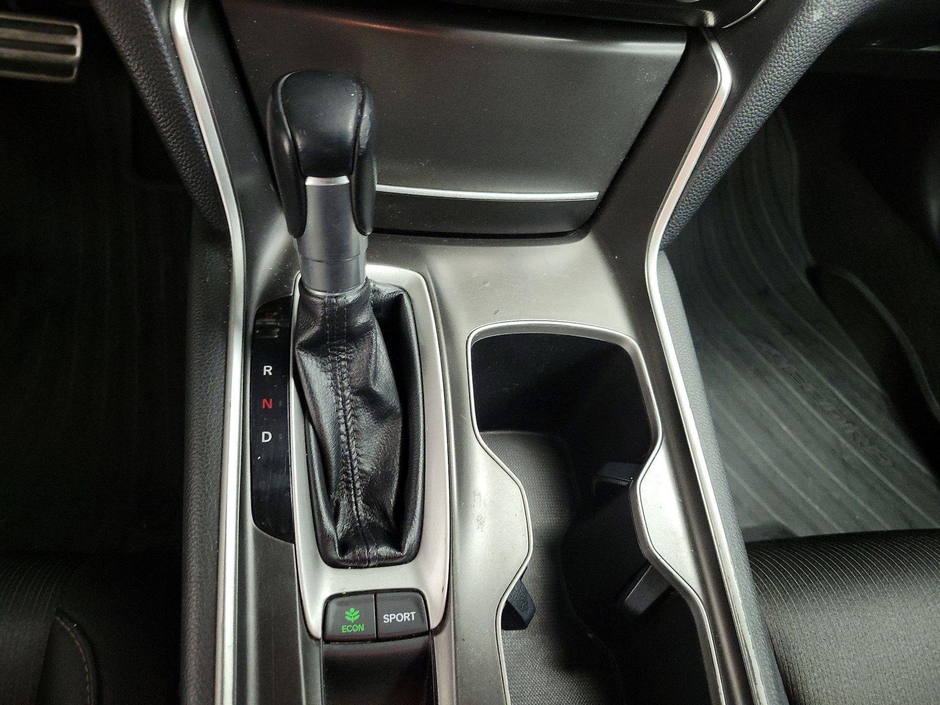 Thumbnail: 2019 Honda Accord - 18