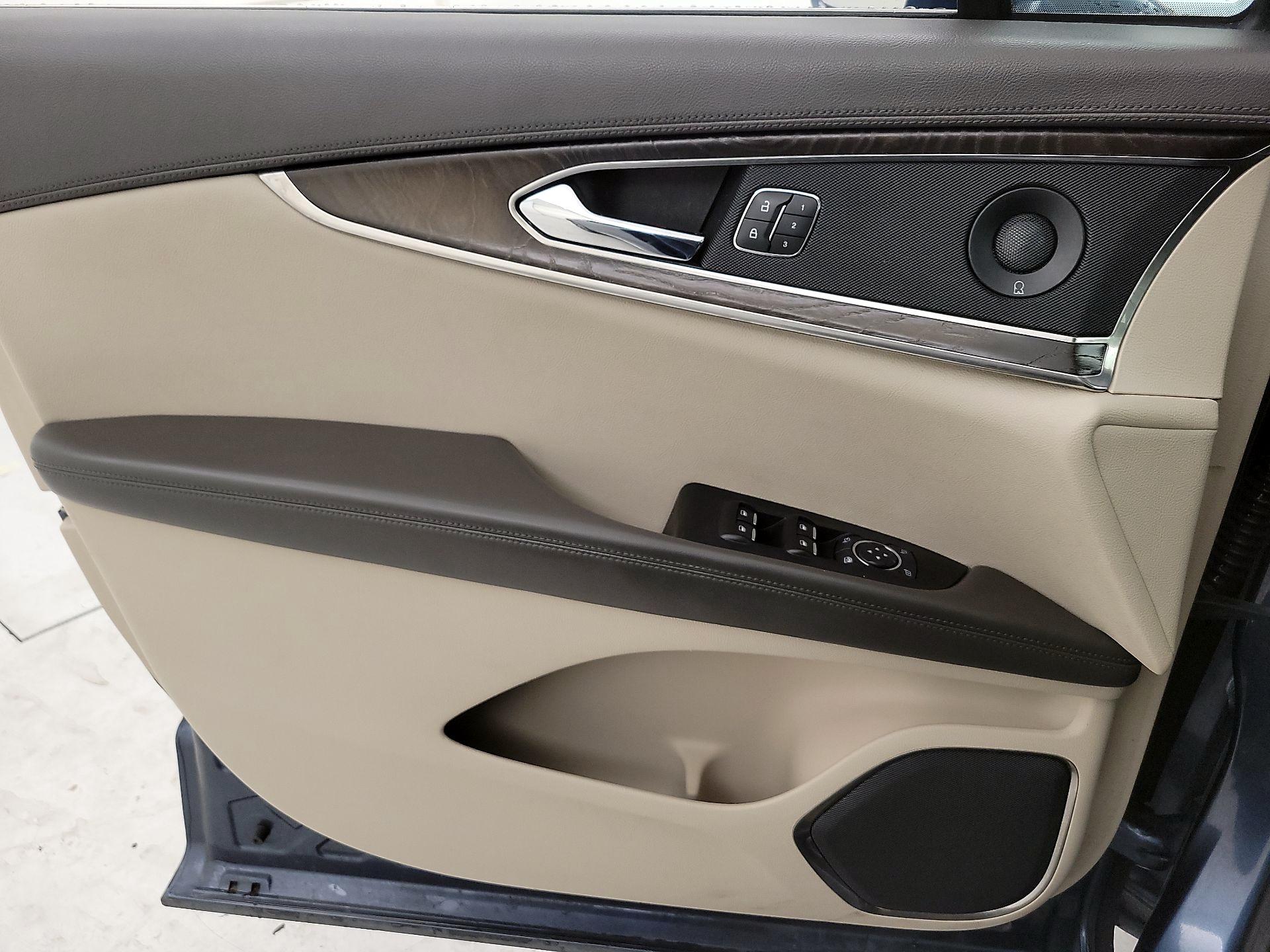 Thumbnail: 2019 Lincoln Nautilus - 12