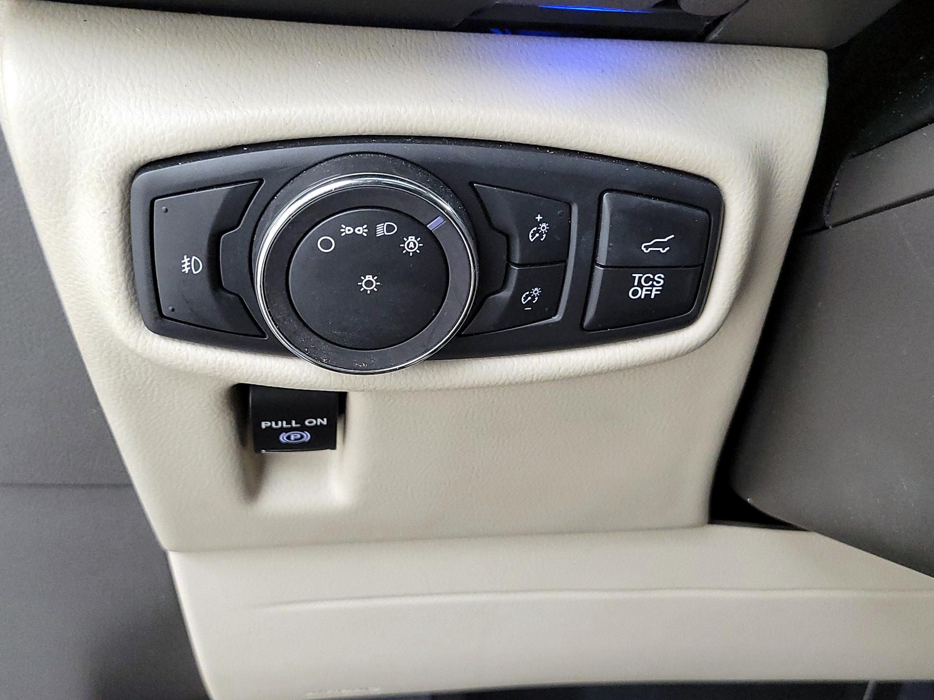 Thumbnail: 2019 Lincoln Nautilus - 13