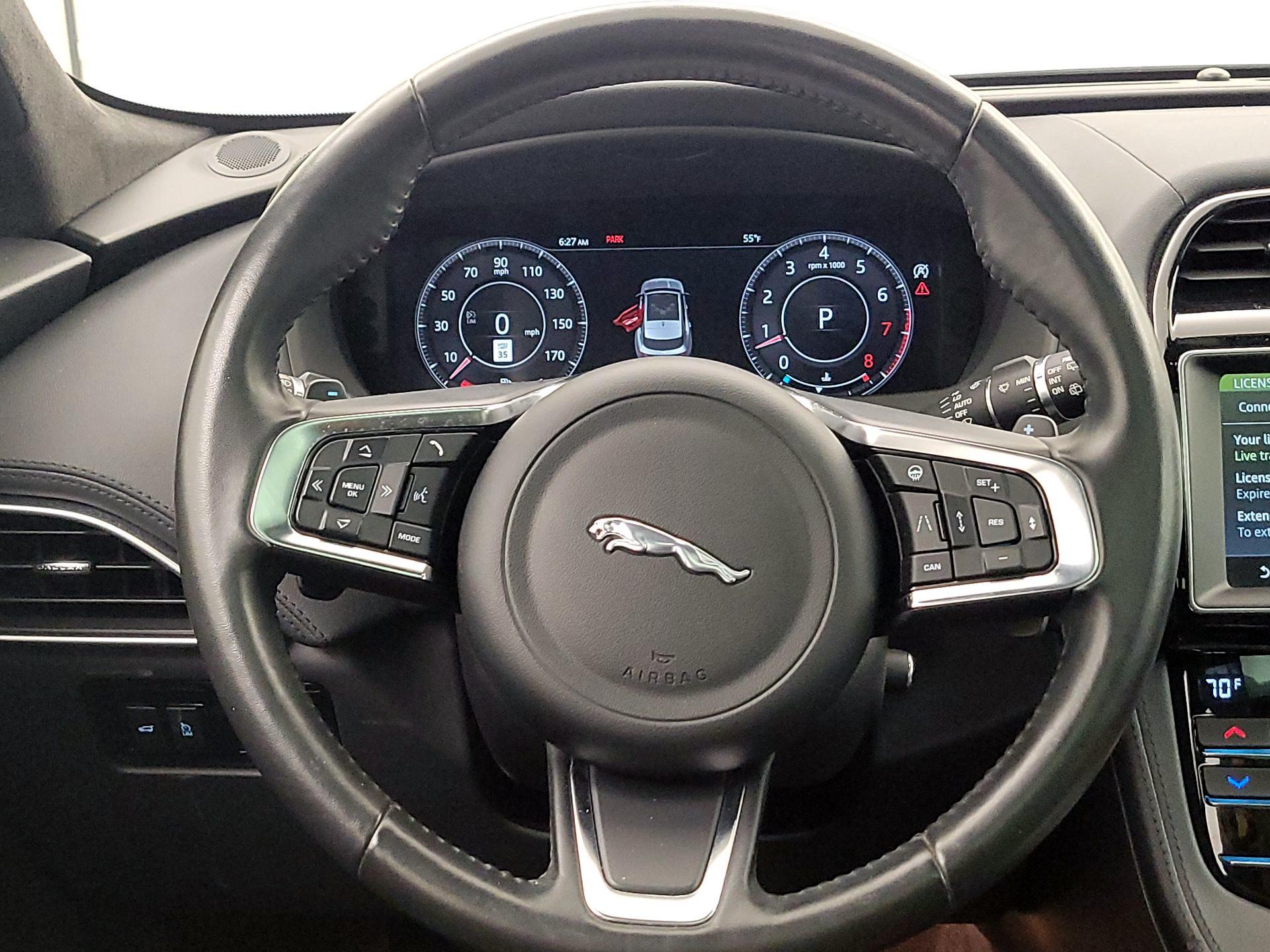 Thumbnail: 2019 Jaguar F-Pace - 10