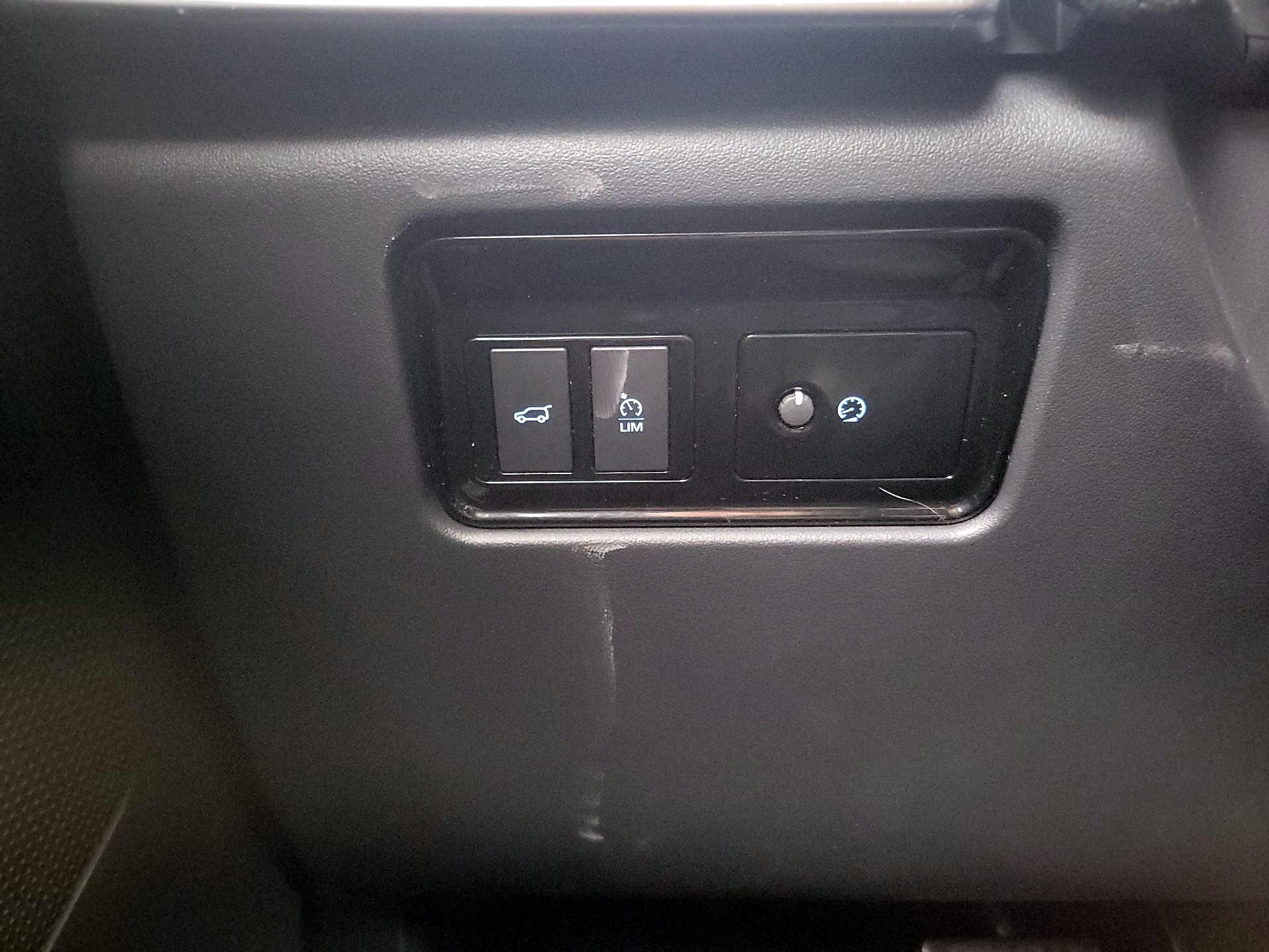 Thumbnail: 2019 Jaguar F-Pace - 13