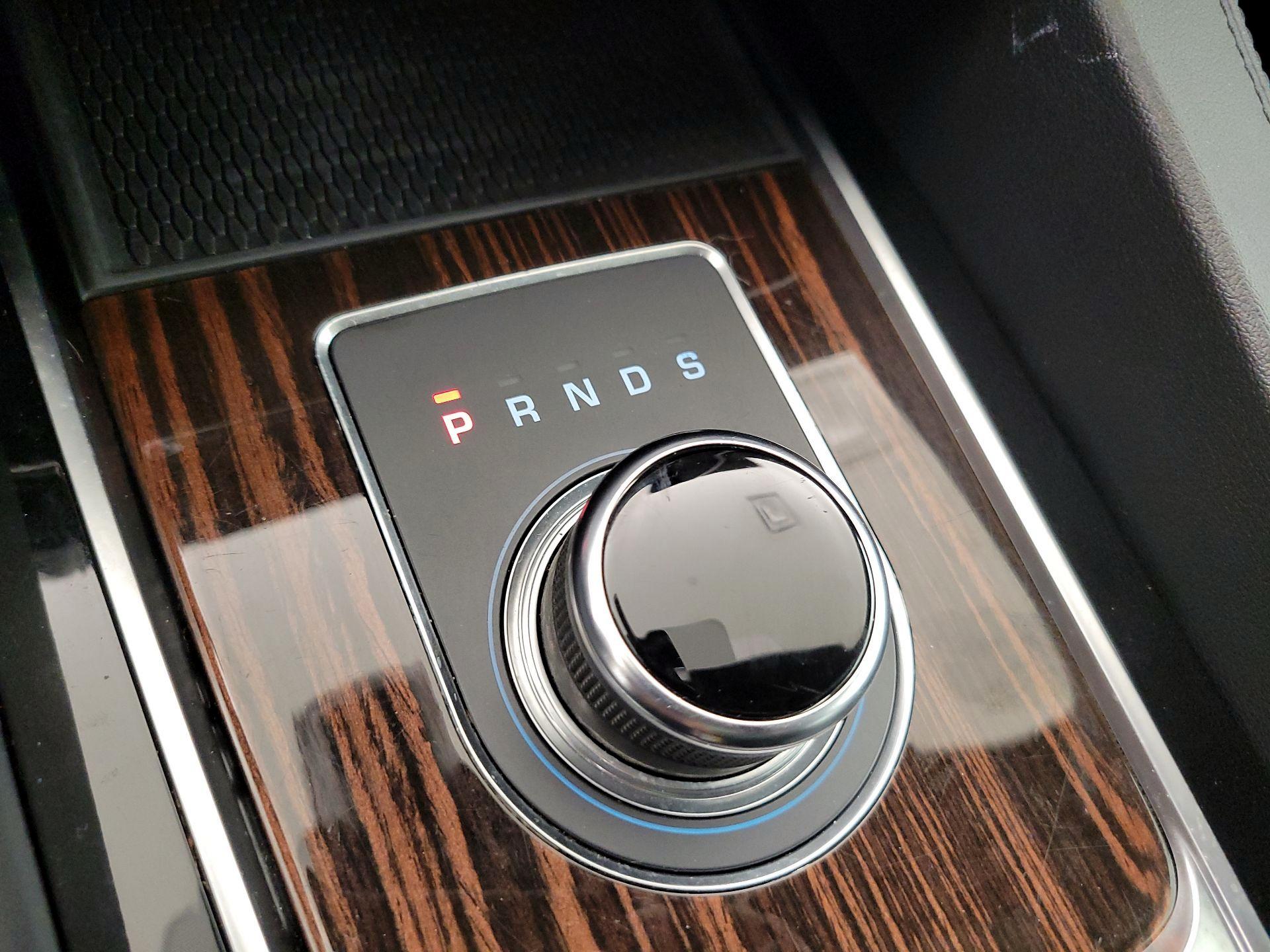 Thumbnail: 2019 Jaguar F-Pace - 17