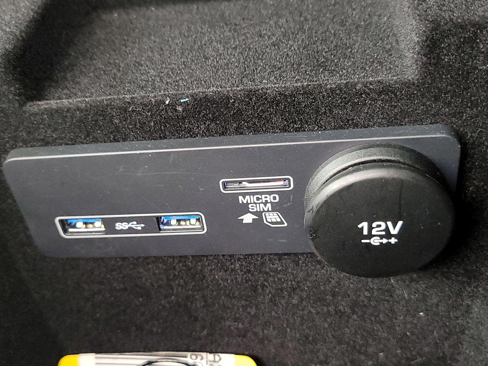 Thumbnail: 2019 Jaguar F-Pace - 18