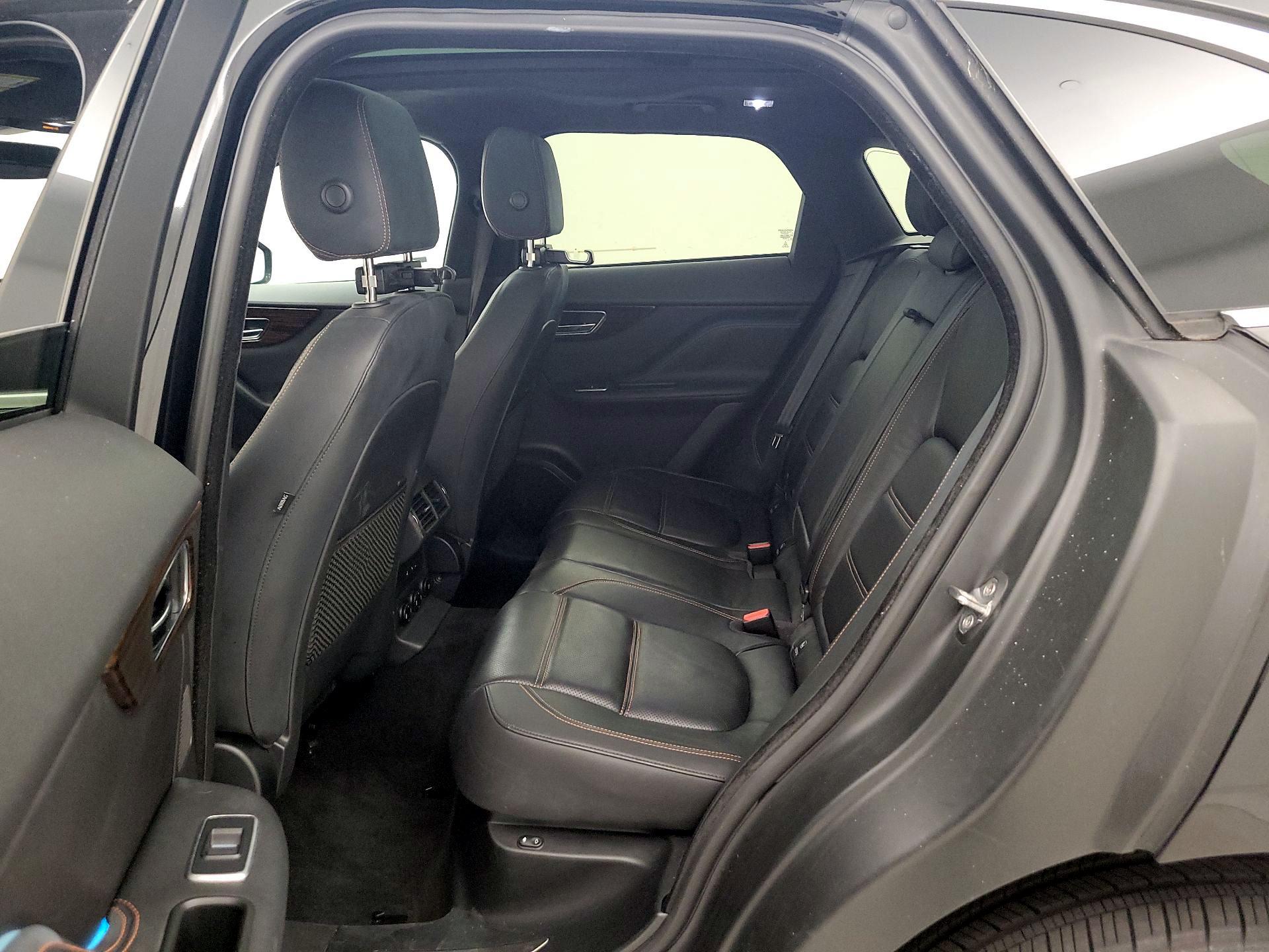 Thumbnail: 2019 Jaguar F-Pace - 20