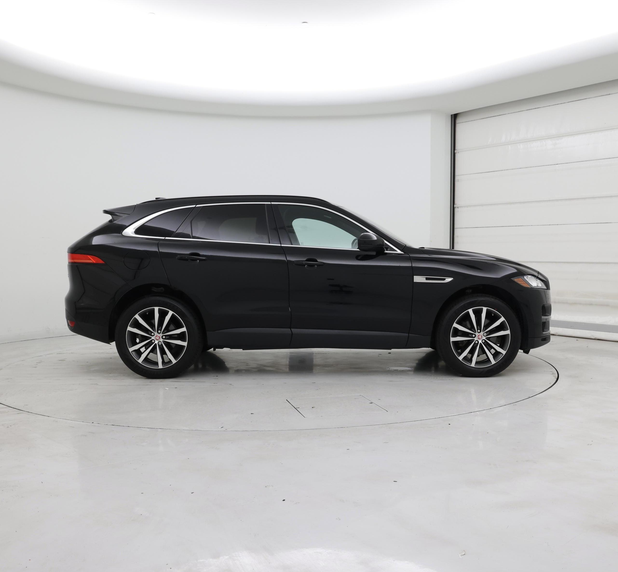 Thumbnail: 2019 Jaguar F-Pace - 7