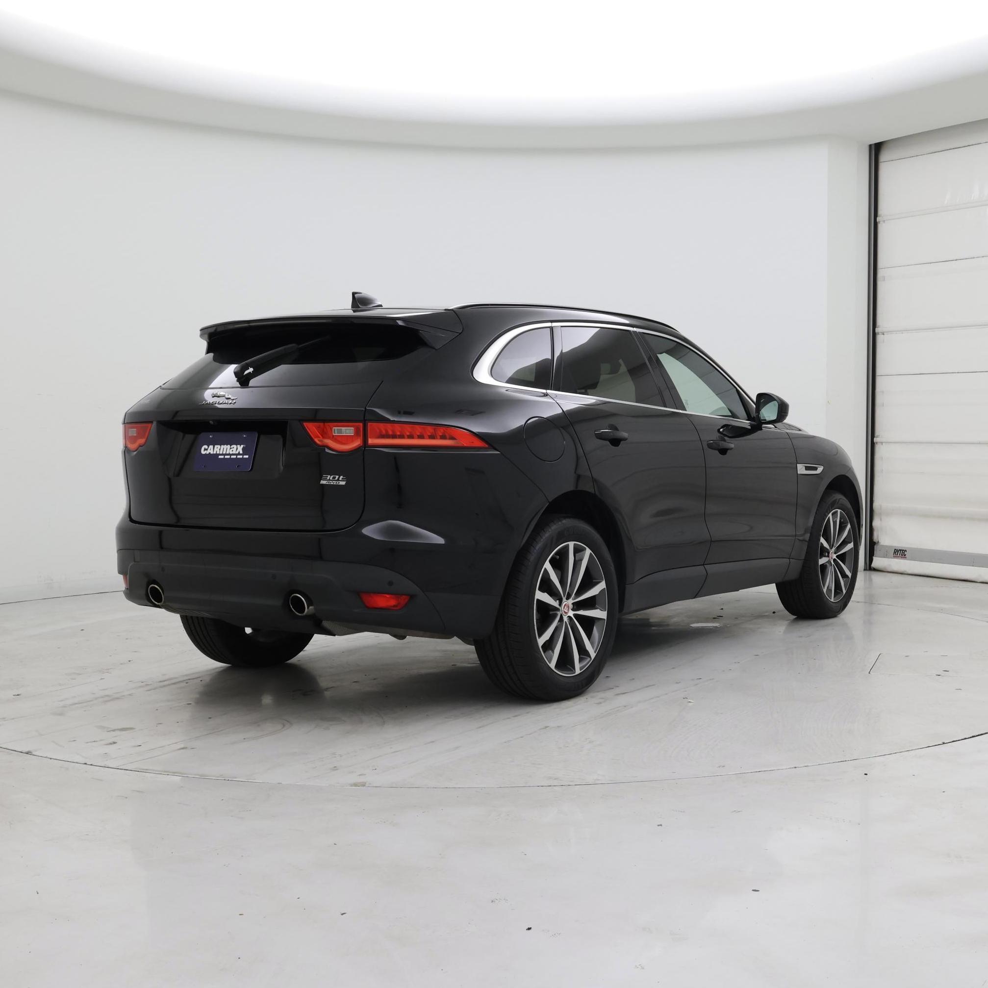 Thumbnail: 2019 Jaguar F-Pace - 8
