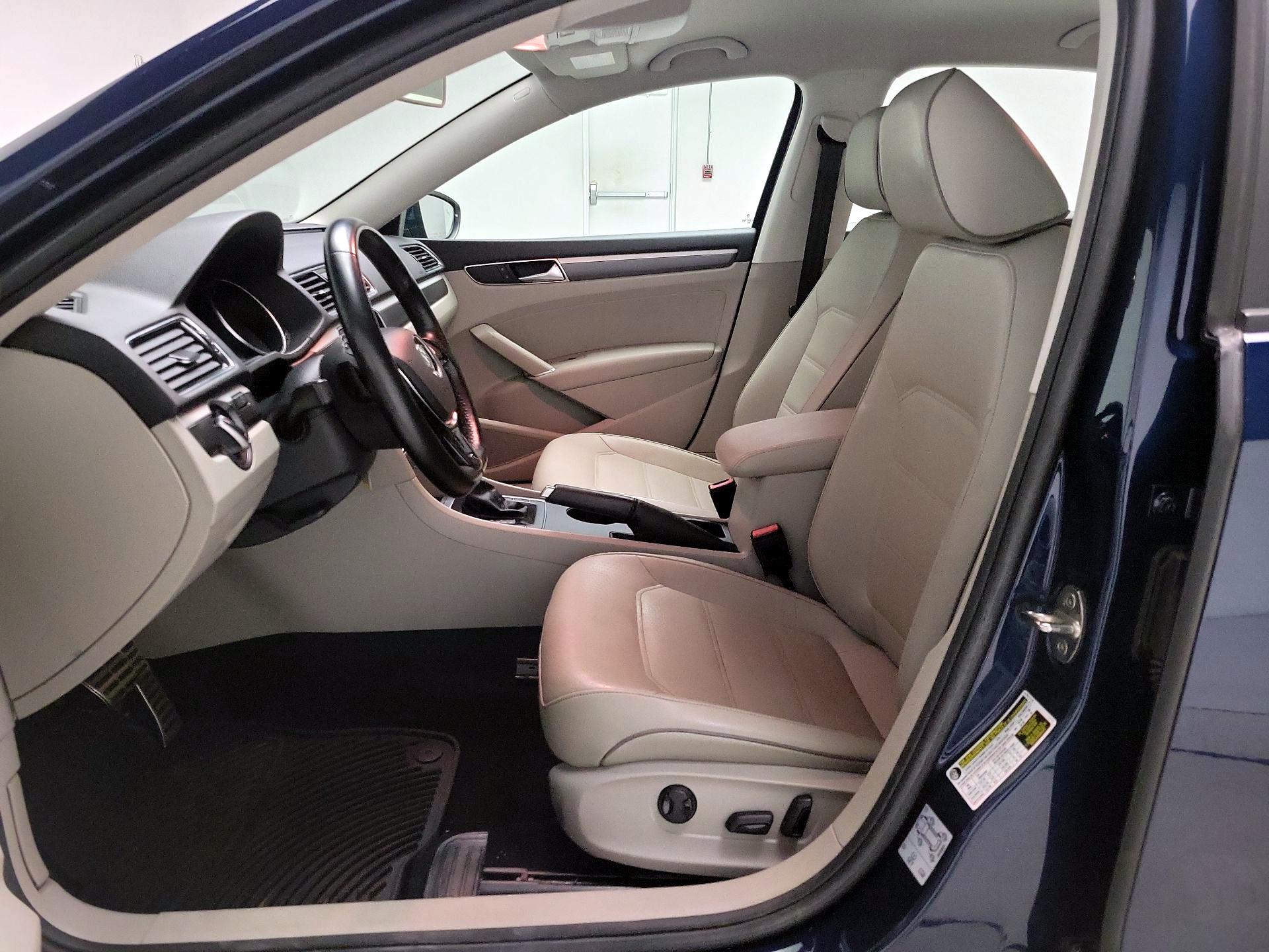 Thumbnail: 2018 Volkswagen Passat - 11