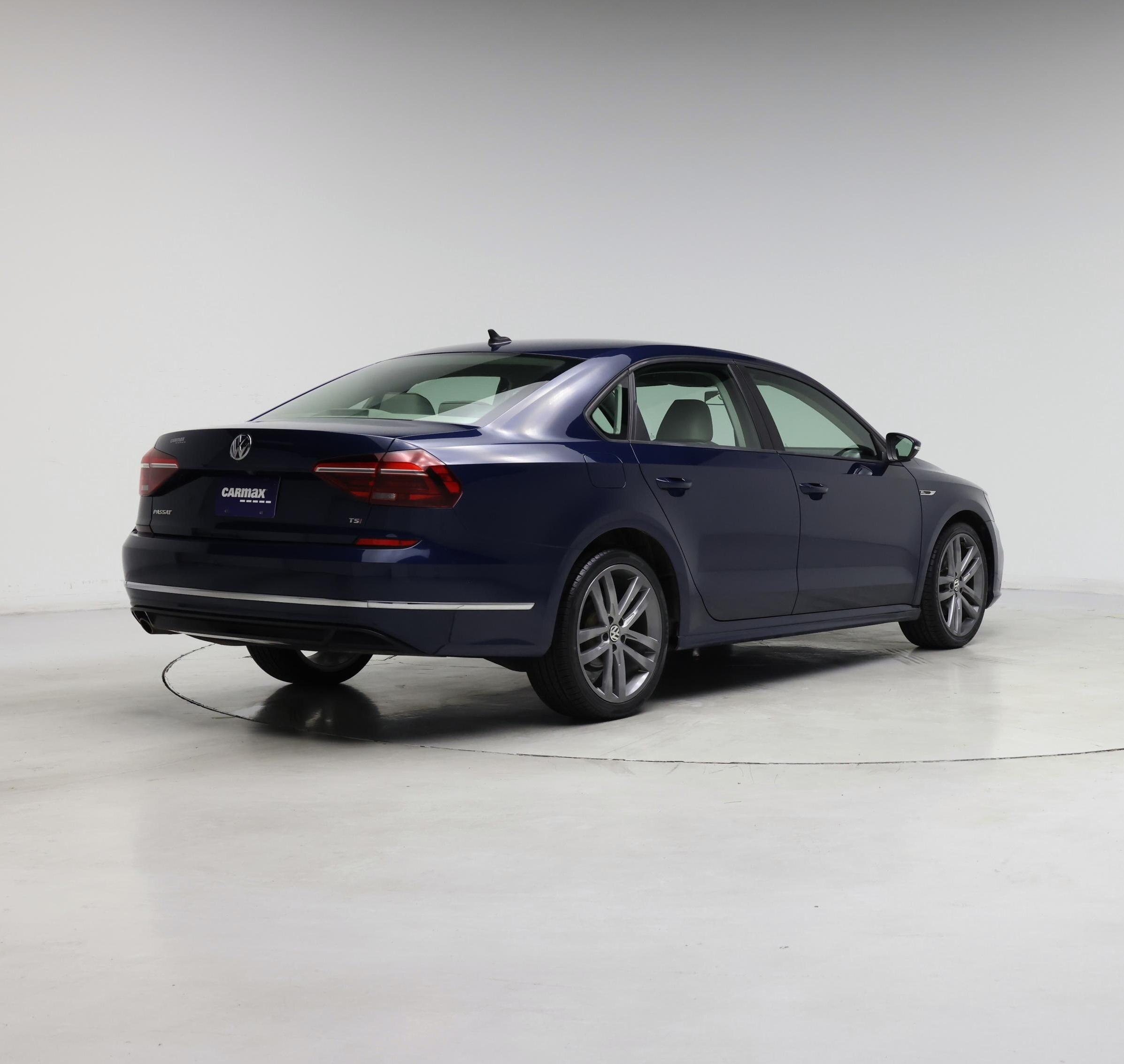 Thumbnail: 2018 Volkswagen Passat - 8