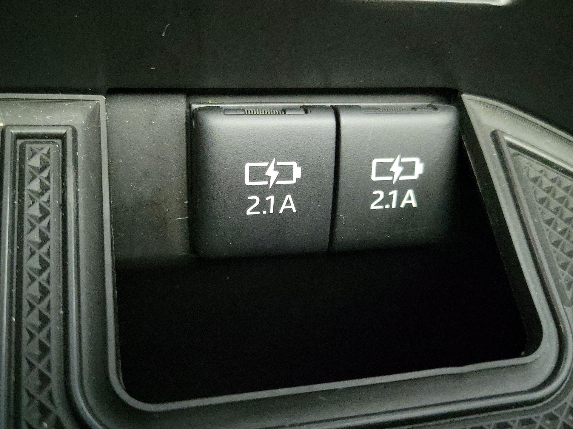 Thumbnail: 2019 Toyota Camry - 18