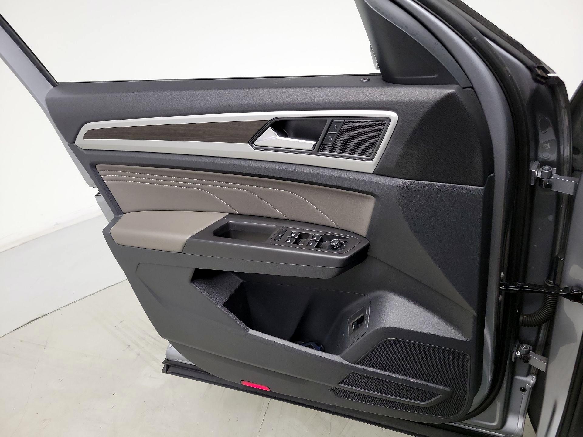 Thumbnail: 2022 Volkswagen Atlas - 12