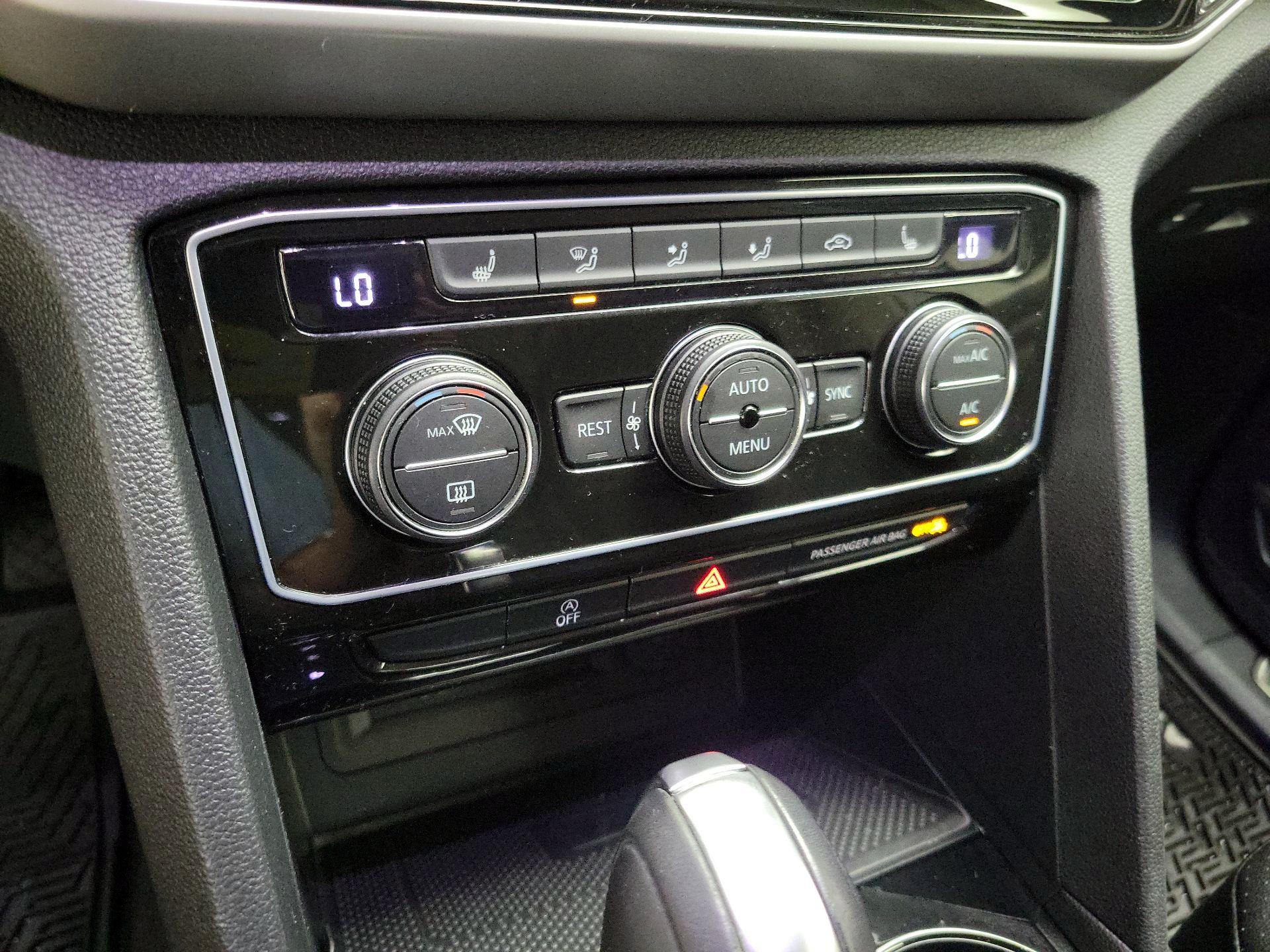 Thumbnail: 2022 Volkswagen Atlas - 17