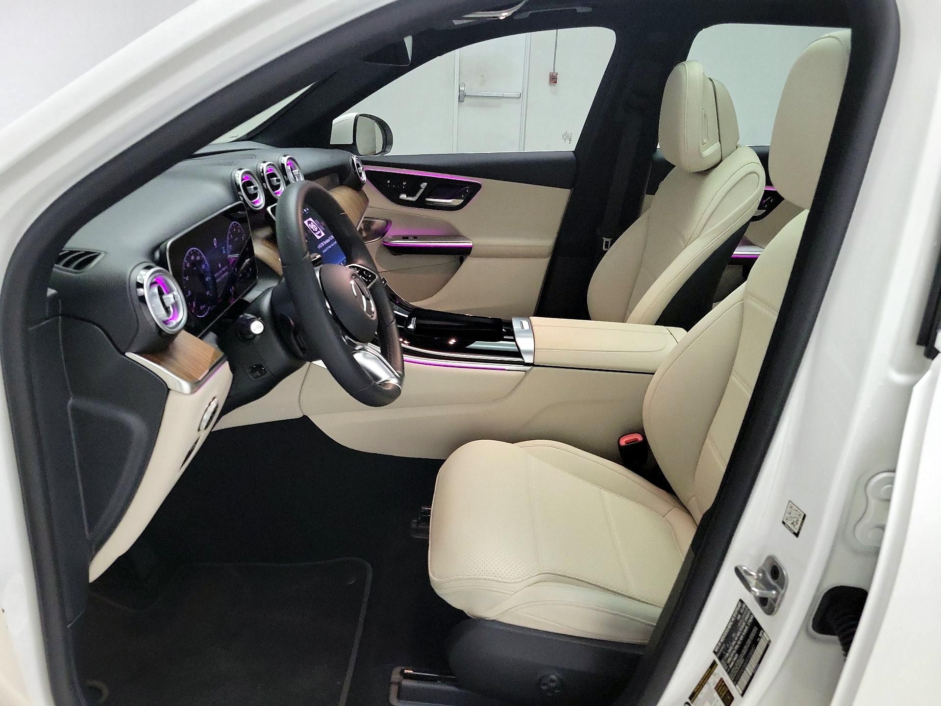 Thumbnail: 2025 Mercedes-Benz GLC - 11