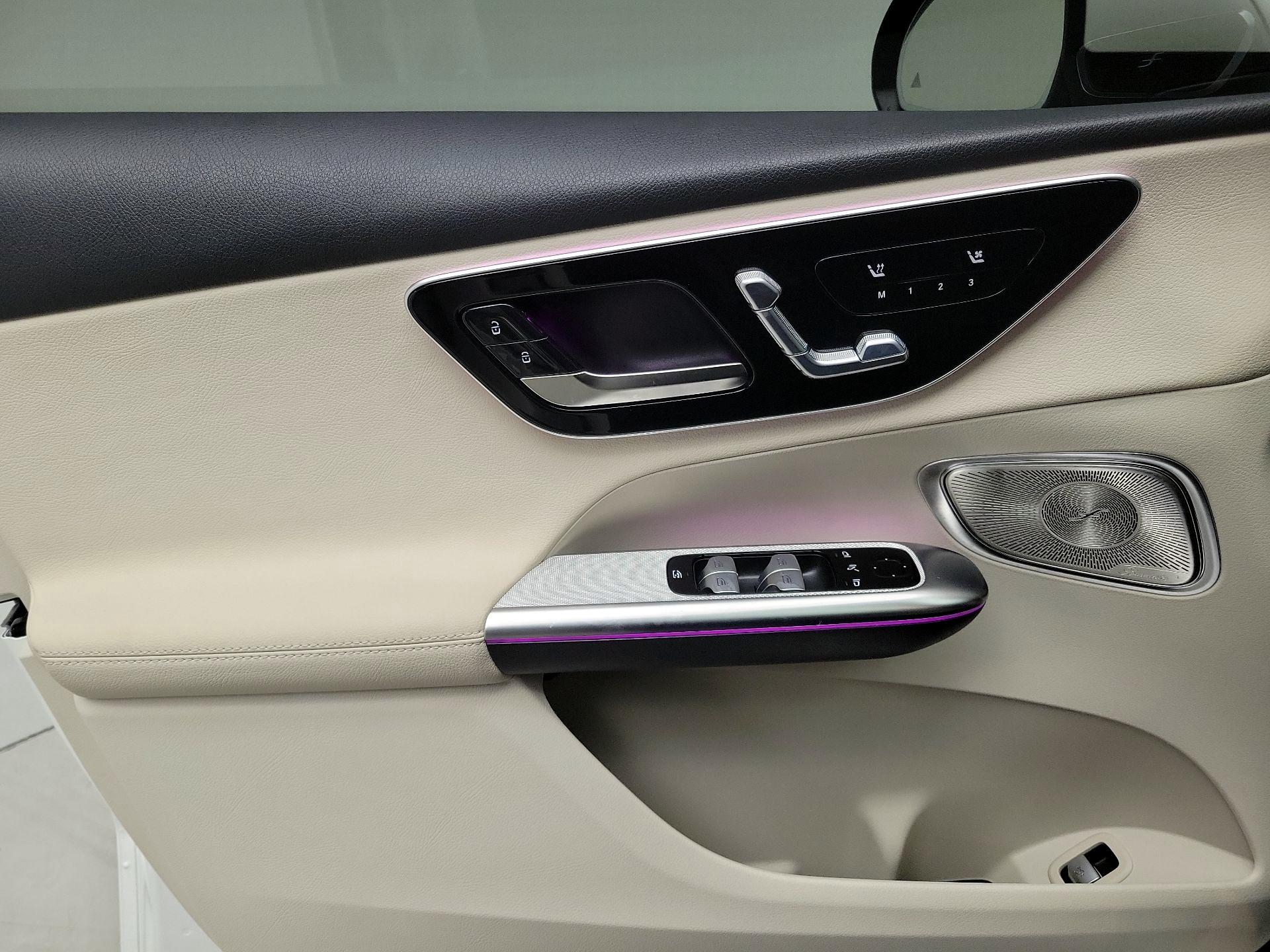 Thumbnail: 2025 Mercedes-Benz GLC - 12