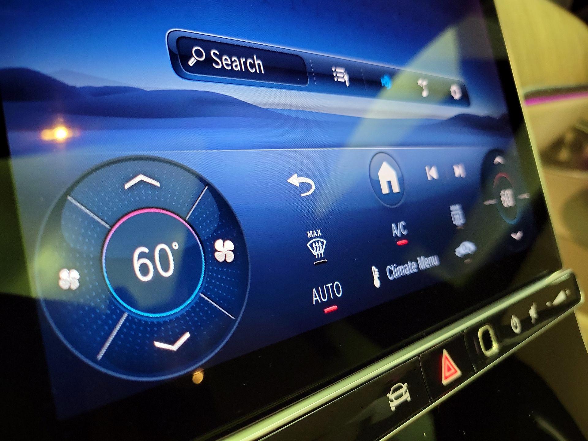 Thumbnail: 2025 Mercedes-Benz GLC - 17