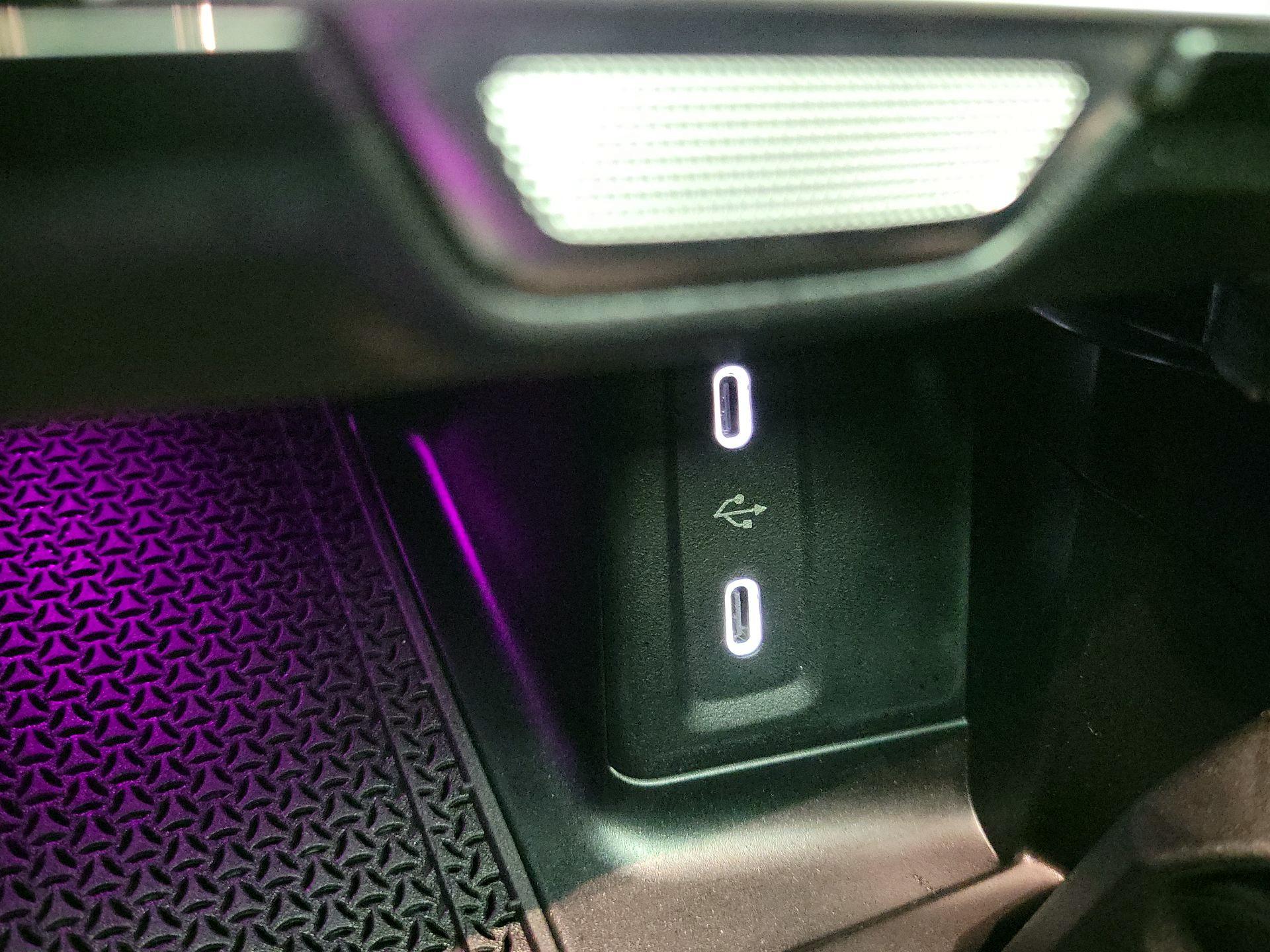 Thumbnail: 2025 Mercedes-Benz GLC - 19