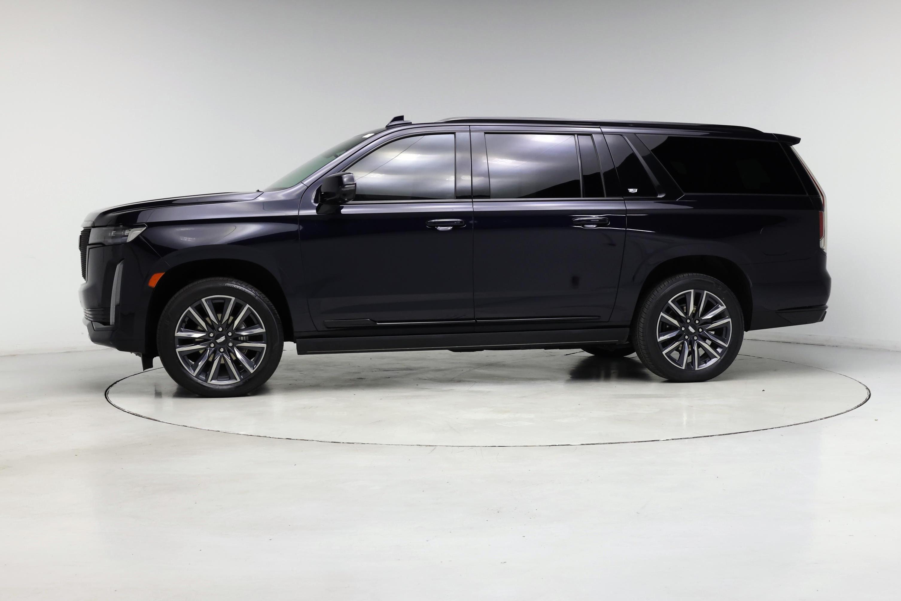 Thumbnail: 2022 Cadillac Escalade - 3