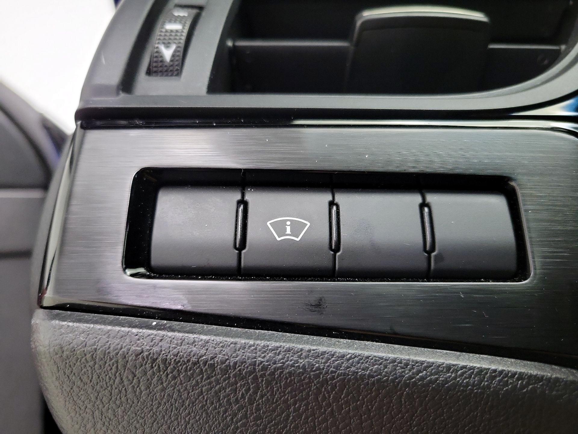 Thumbnail: 2022 Lexus ES - 13