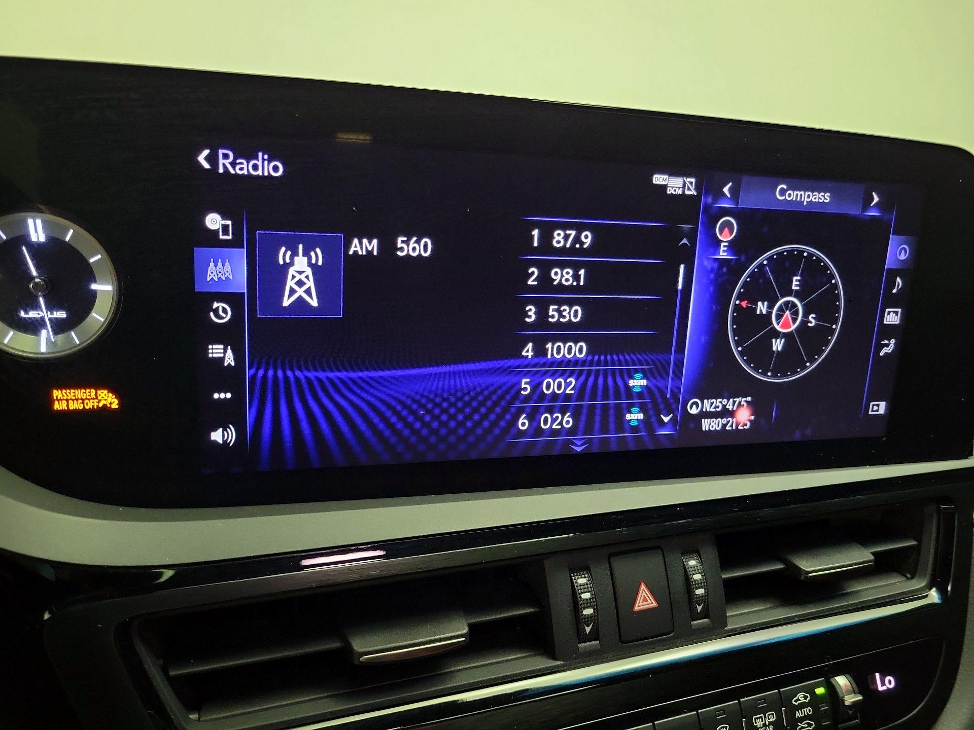 Thumbnail: 2022 Lexus ES - 16