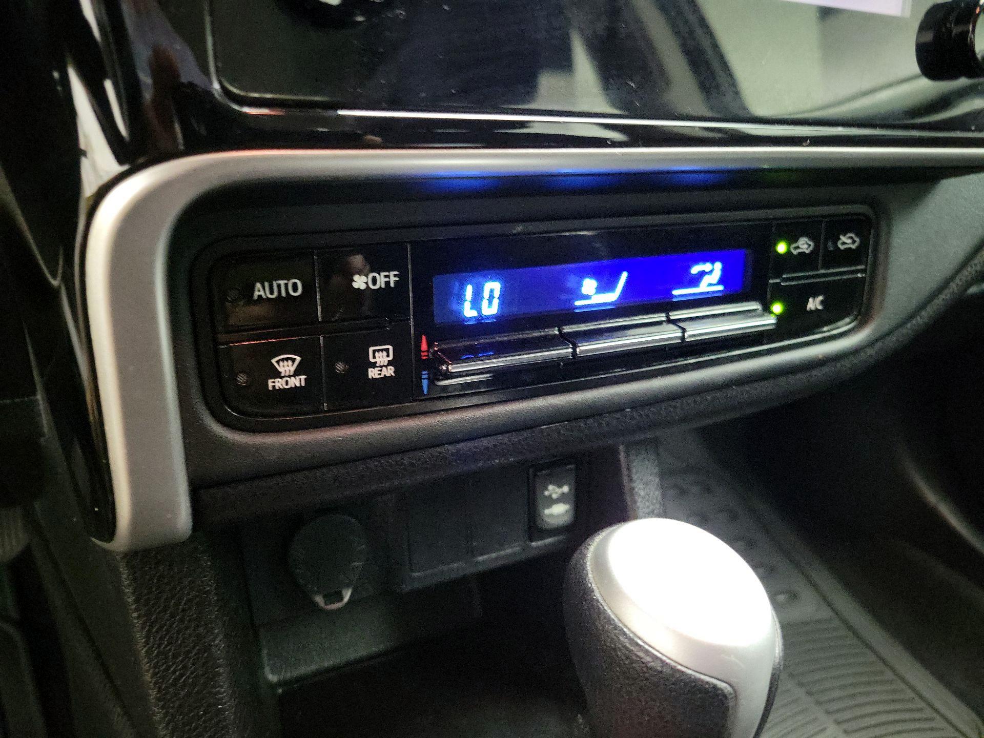 Thumbnail: 2019 Toyota Corolla - 16