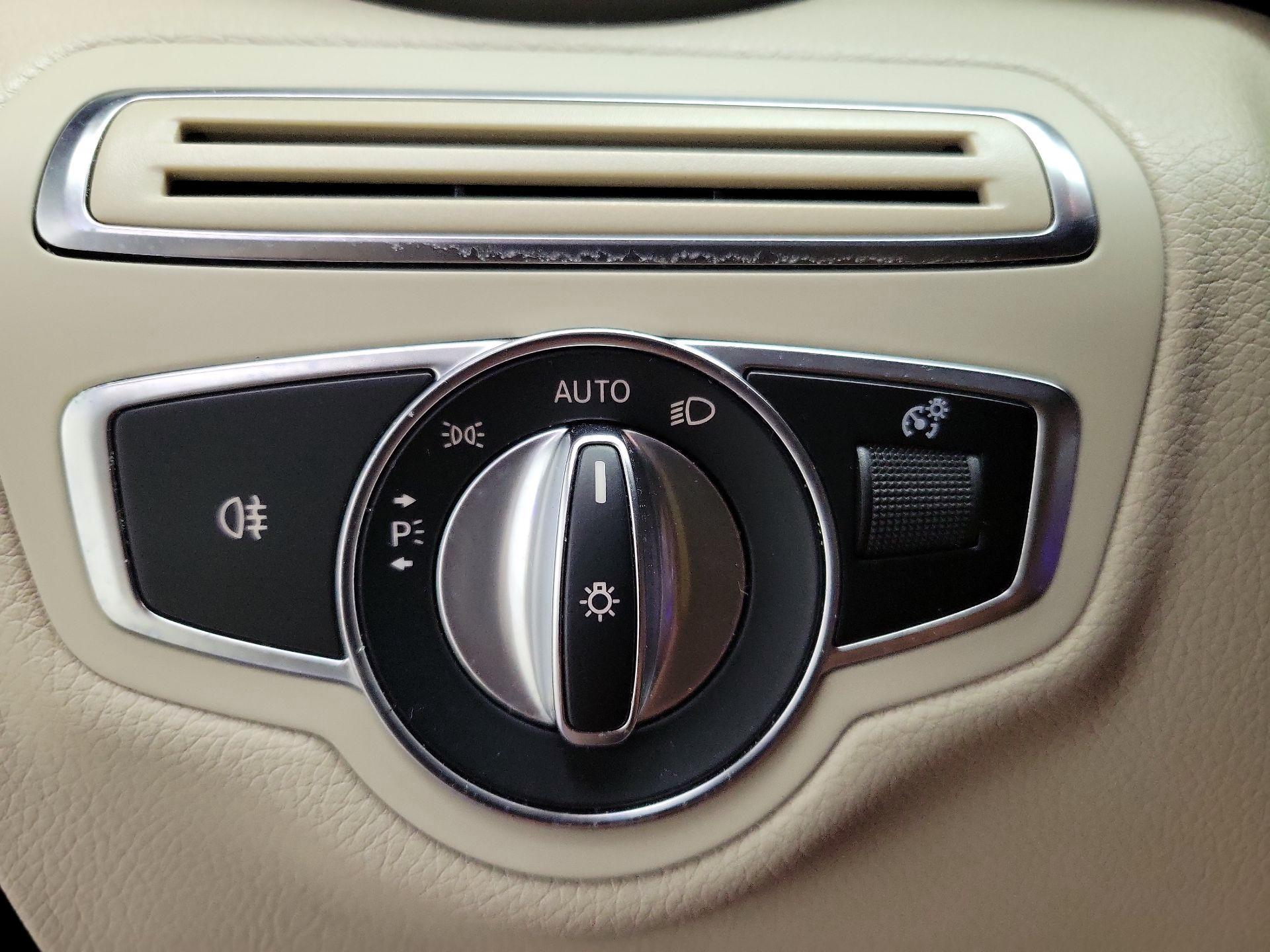 Thumbnail: 2020 Mercedes-Benz C-Class - 13