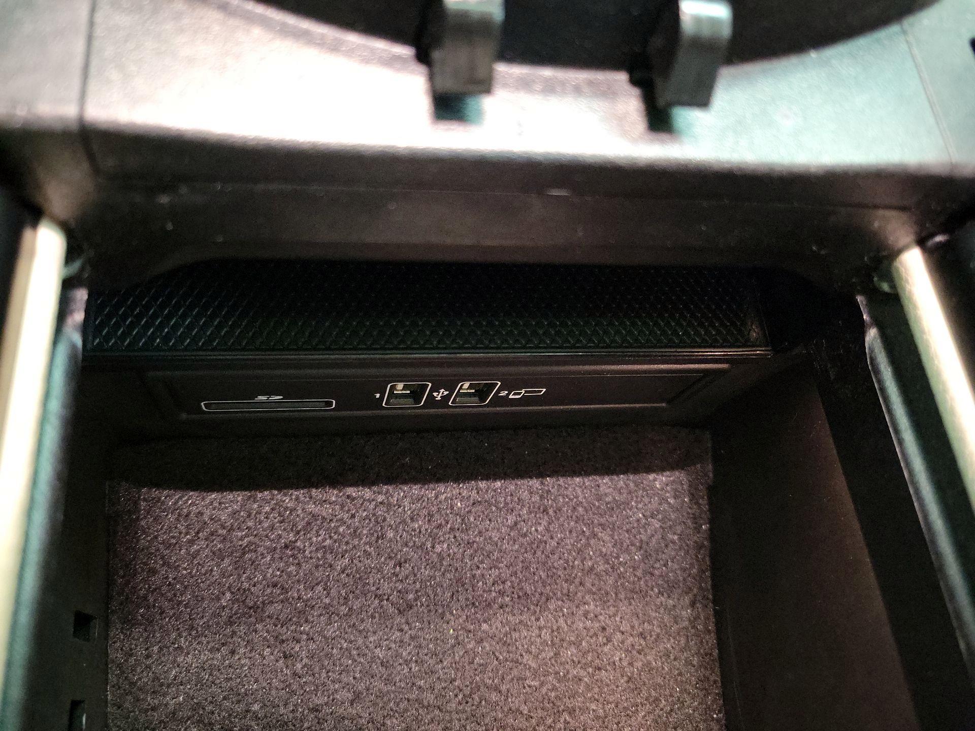 Thumbnail: 2020 Mercedes-Benz C-Class - 18