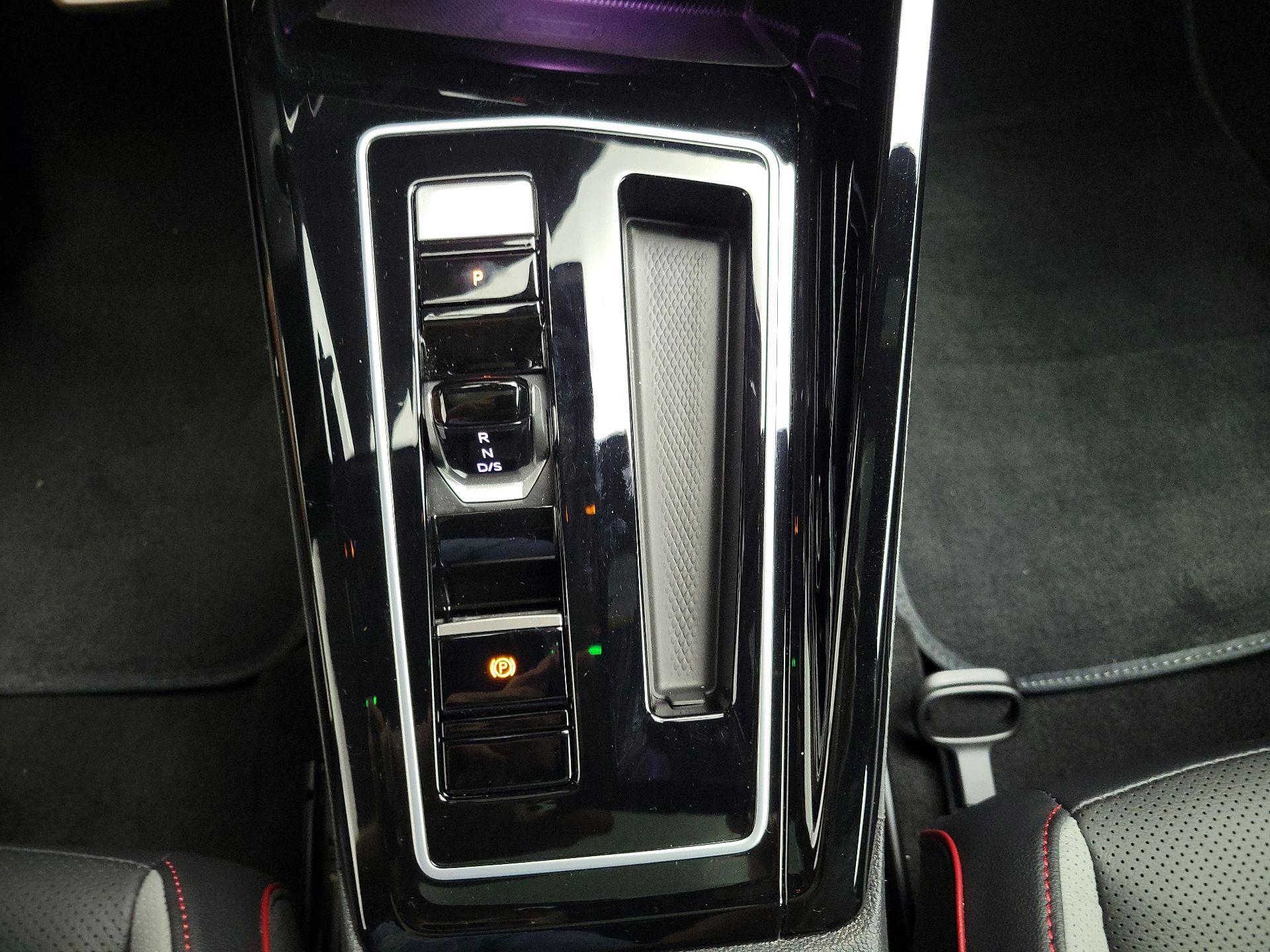 Thumbnail: 2024 Volkswagen Golf - 18