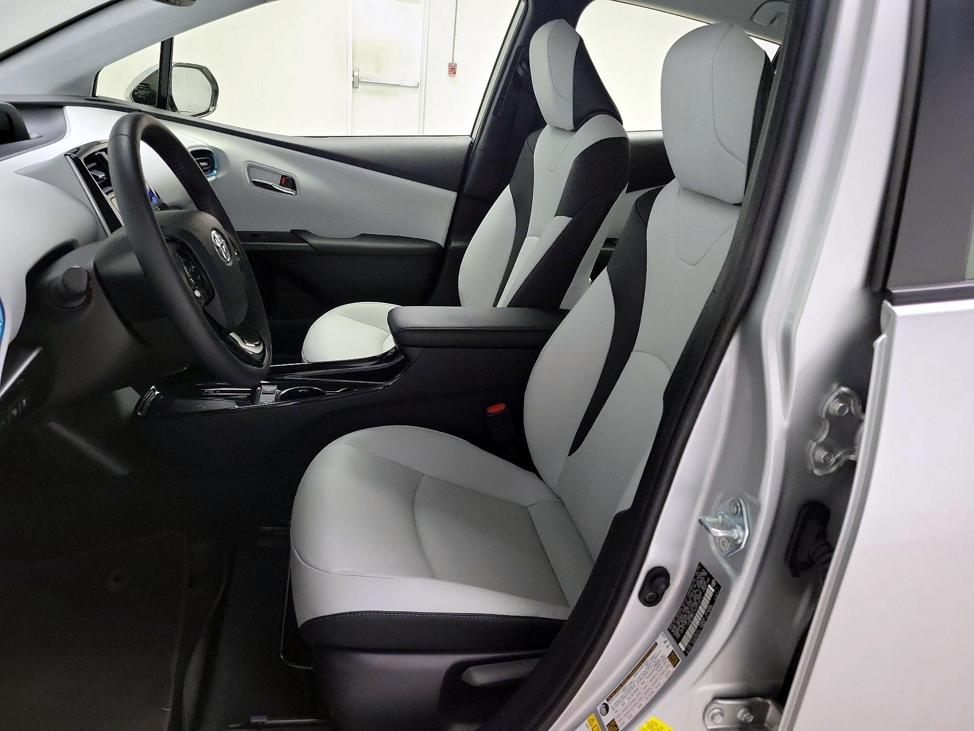 Thumbnail: 2019 Toyota Prius - 11