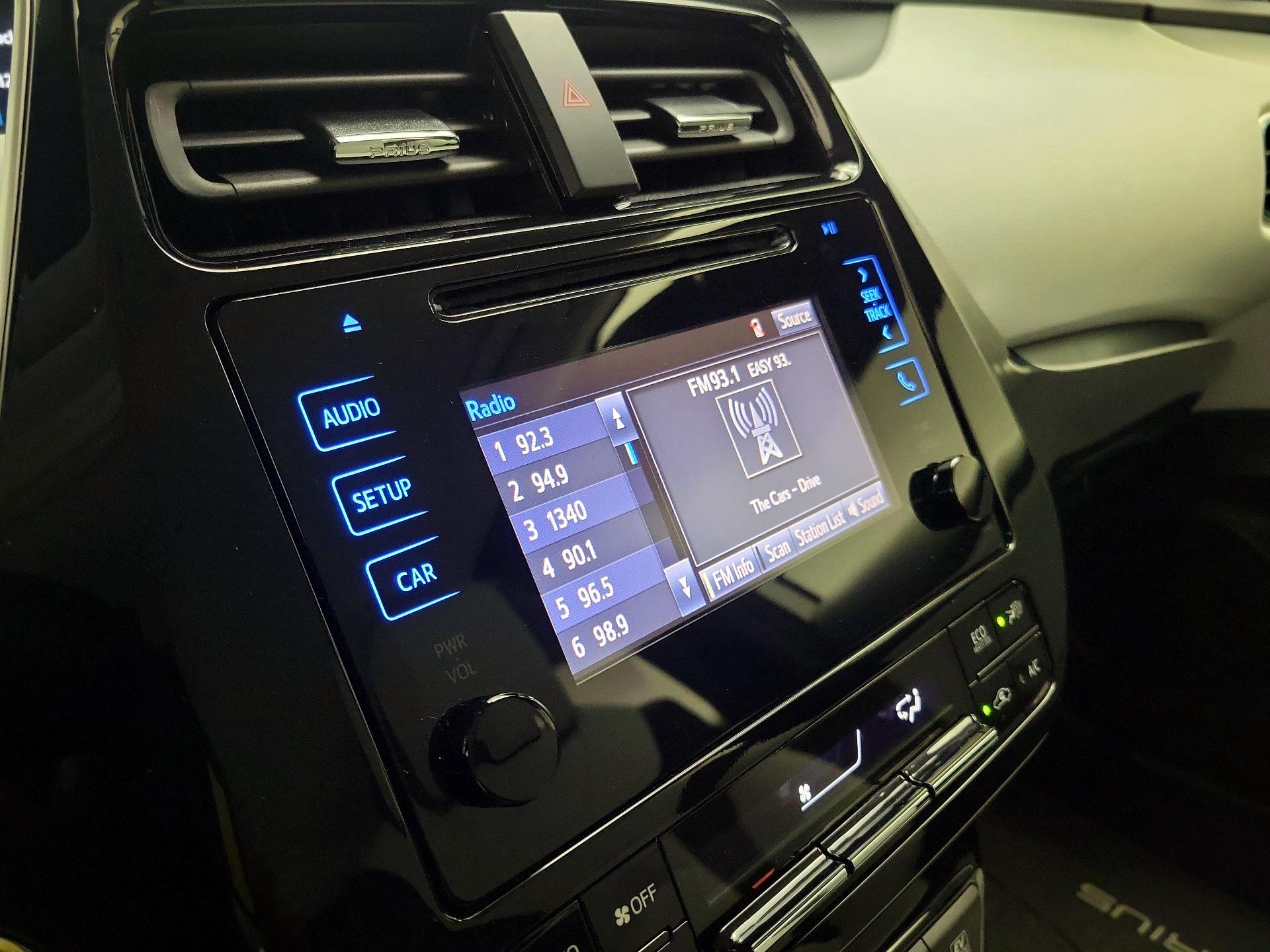 Thumbnail: 2019 Toyota Prius - 15