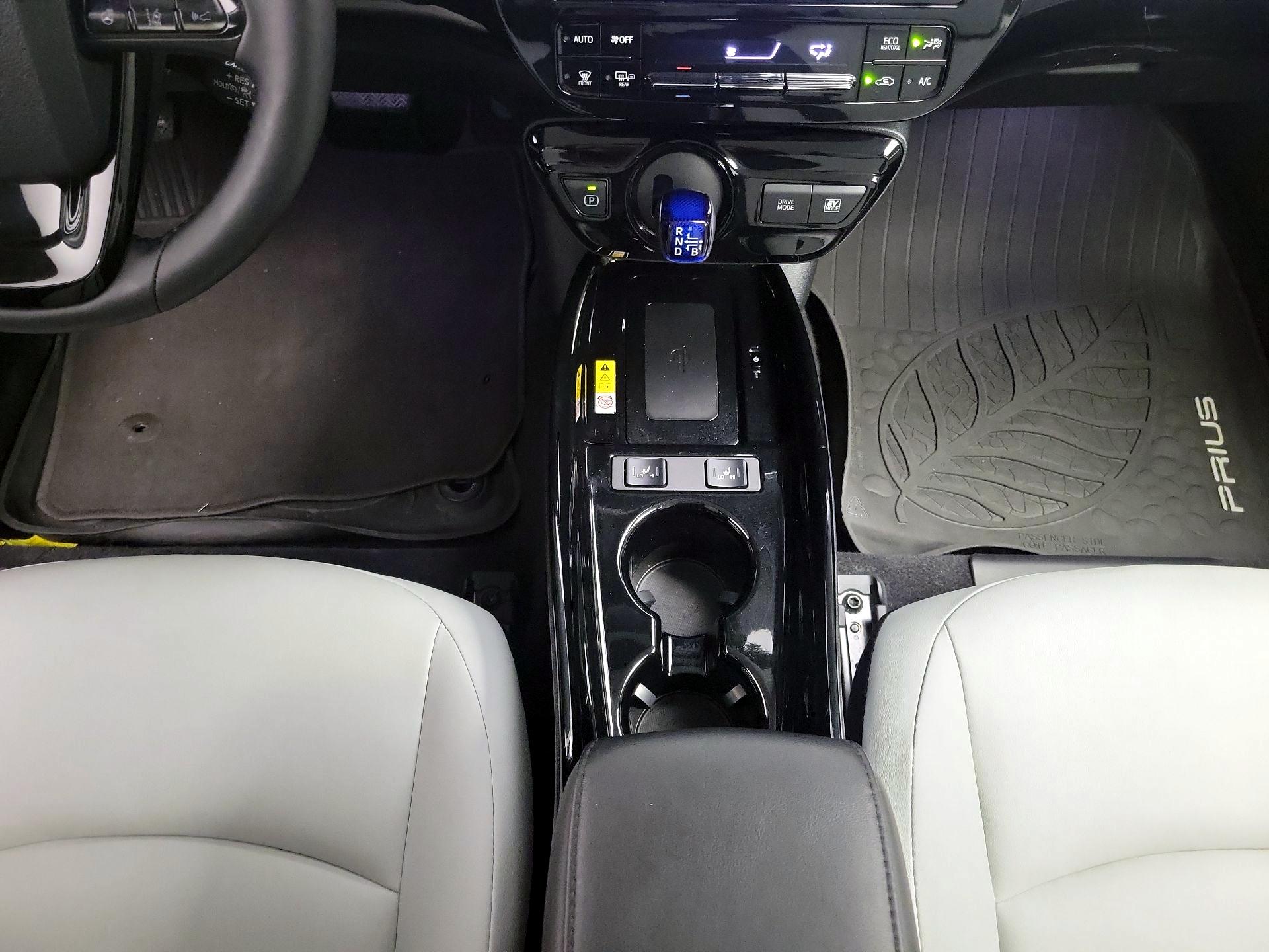 Thumbnail: 2019 Toyota Prius - 17