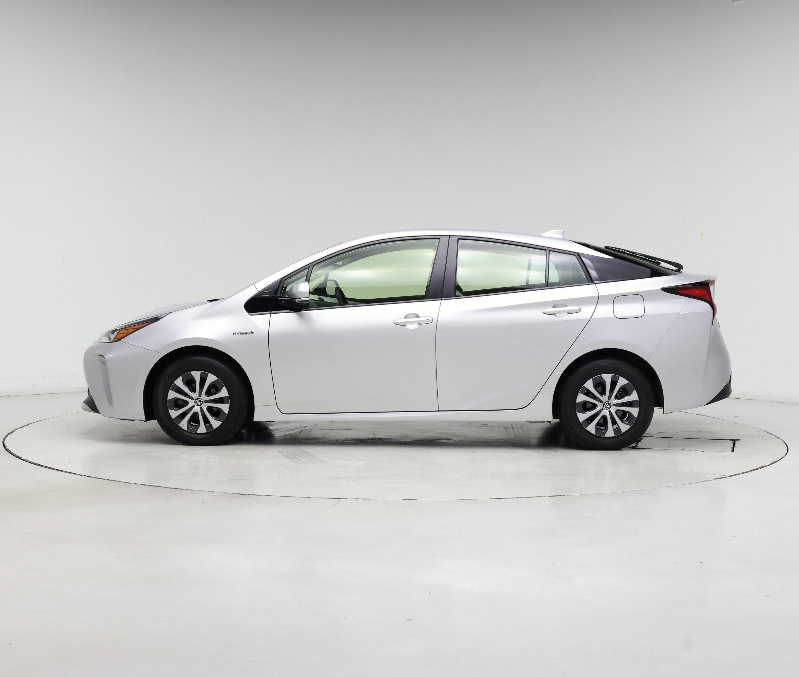 Thumbnail: 2019 Toyota Prius - 3