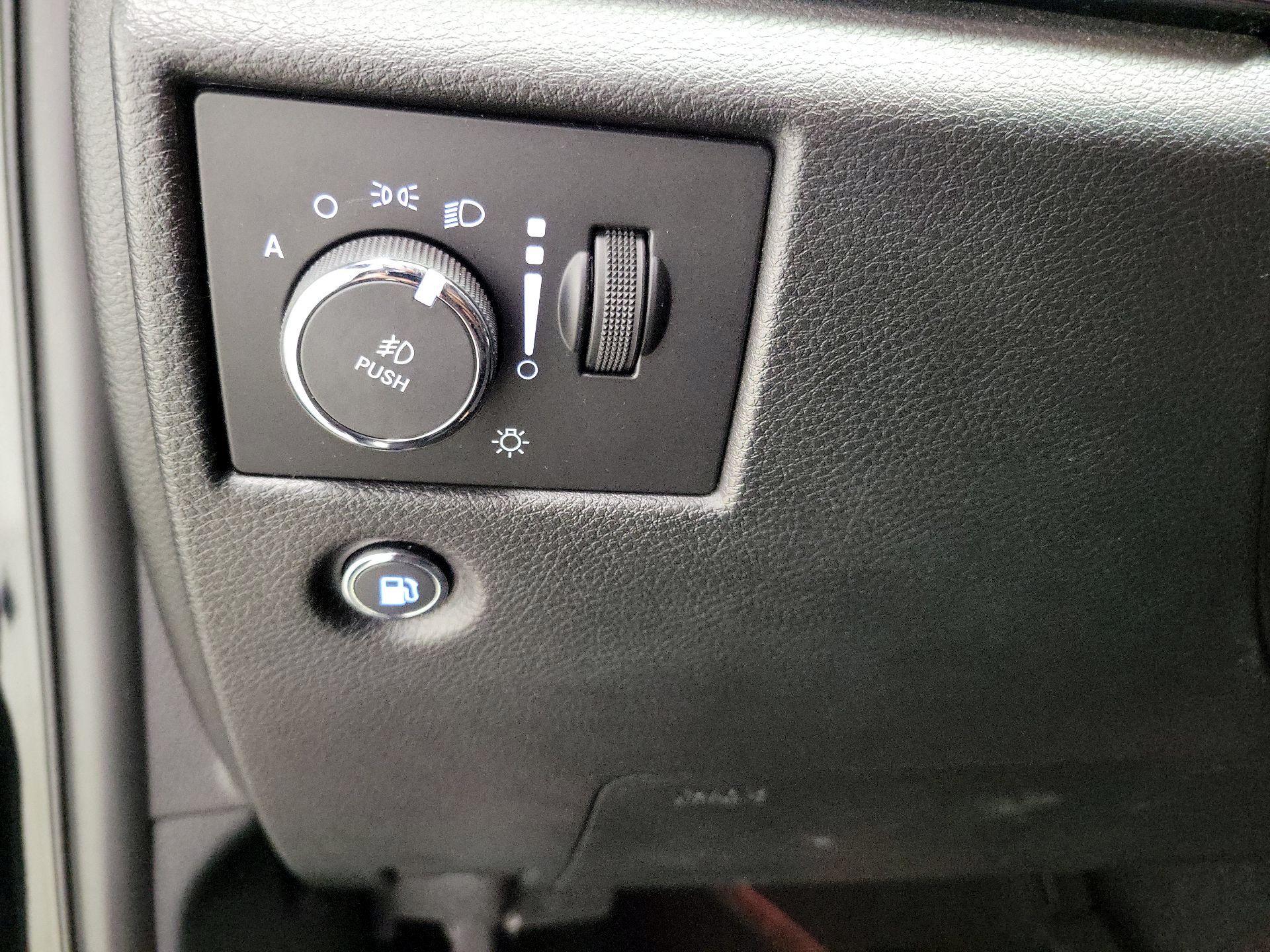 Thumbnail: 2020 Jeep Grand Cherokee - 13