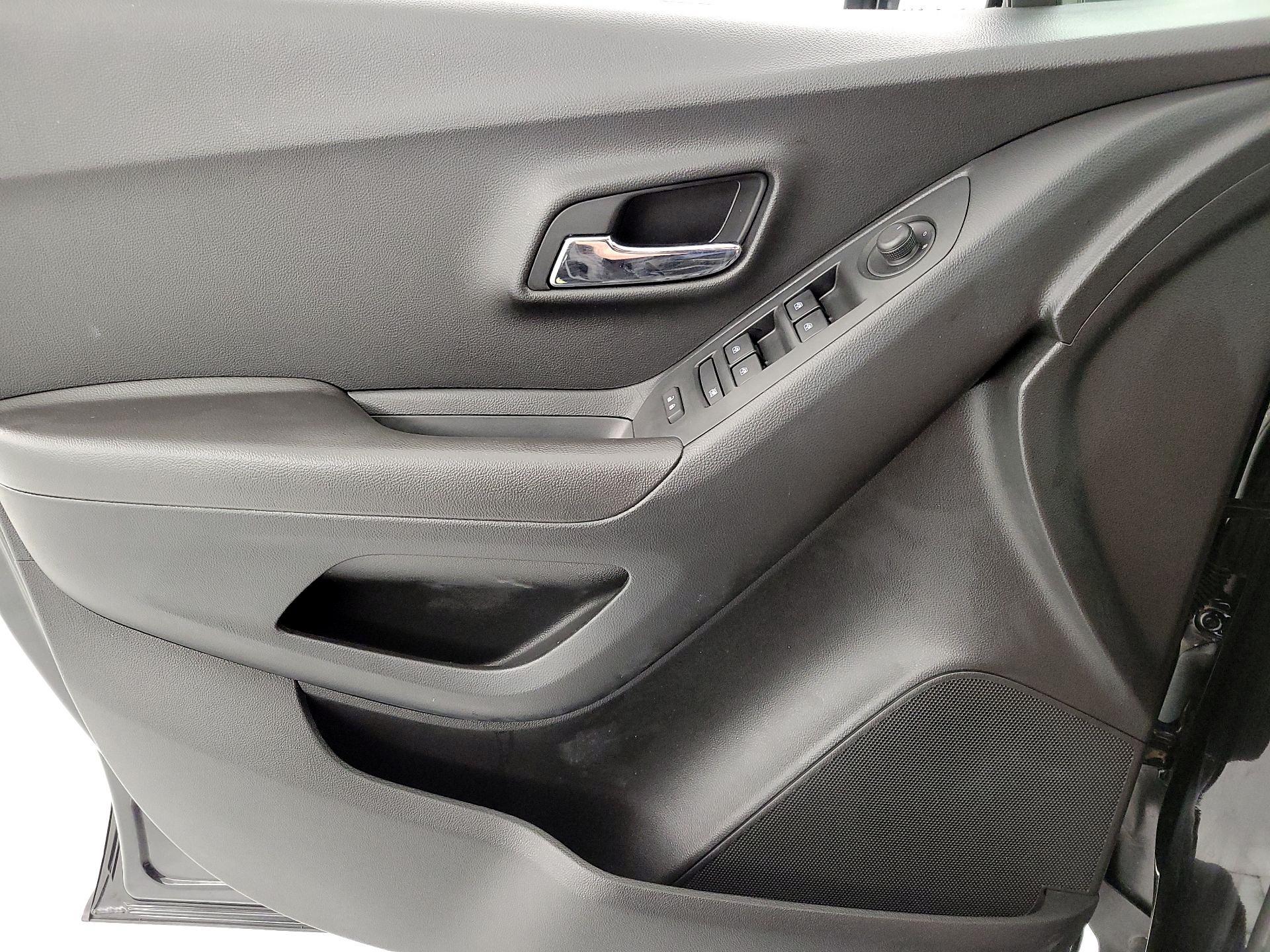 Thumbnail: 2020 Chevrolet Trax - 12