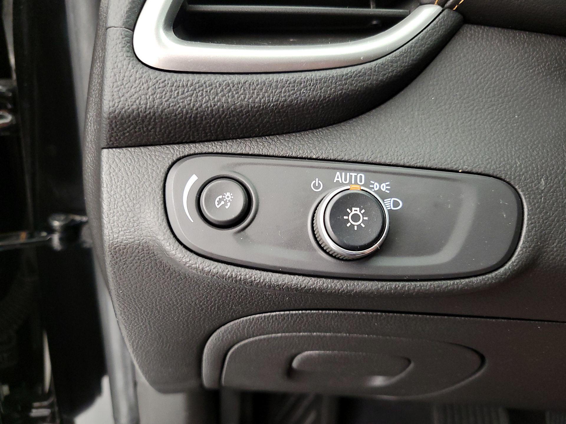 Thumbnail: 2020 Chevrolet Trax - 13