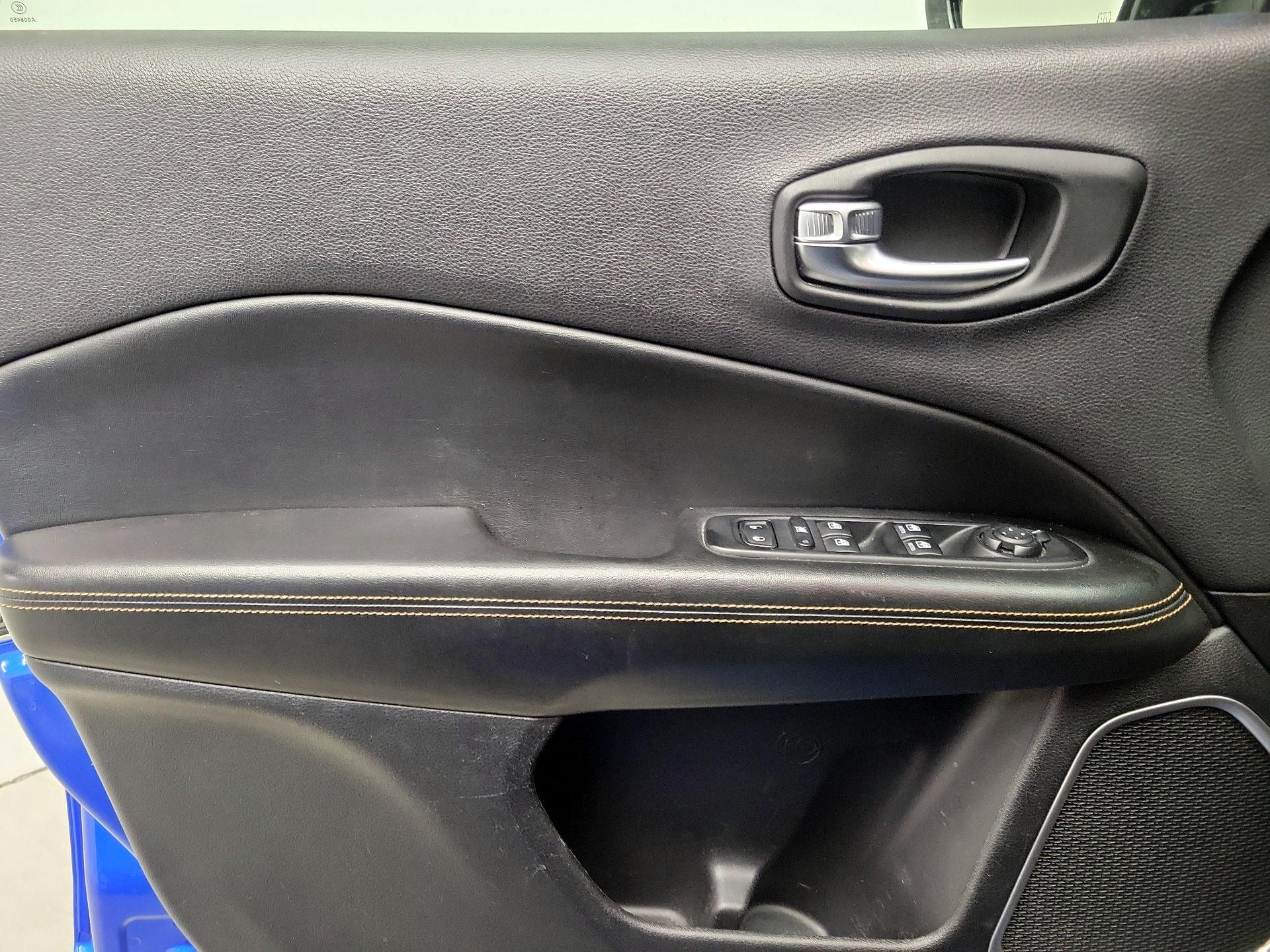 Thumbnail: 2018 Jeep Compass - 12