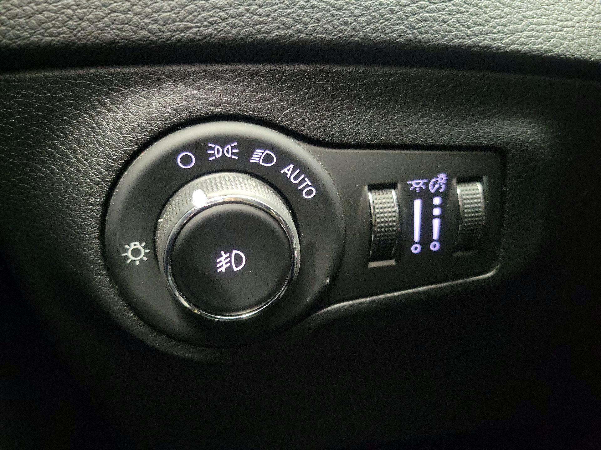 Thumbnail: 2018 Jeep Compass - 13