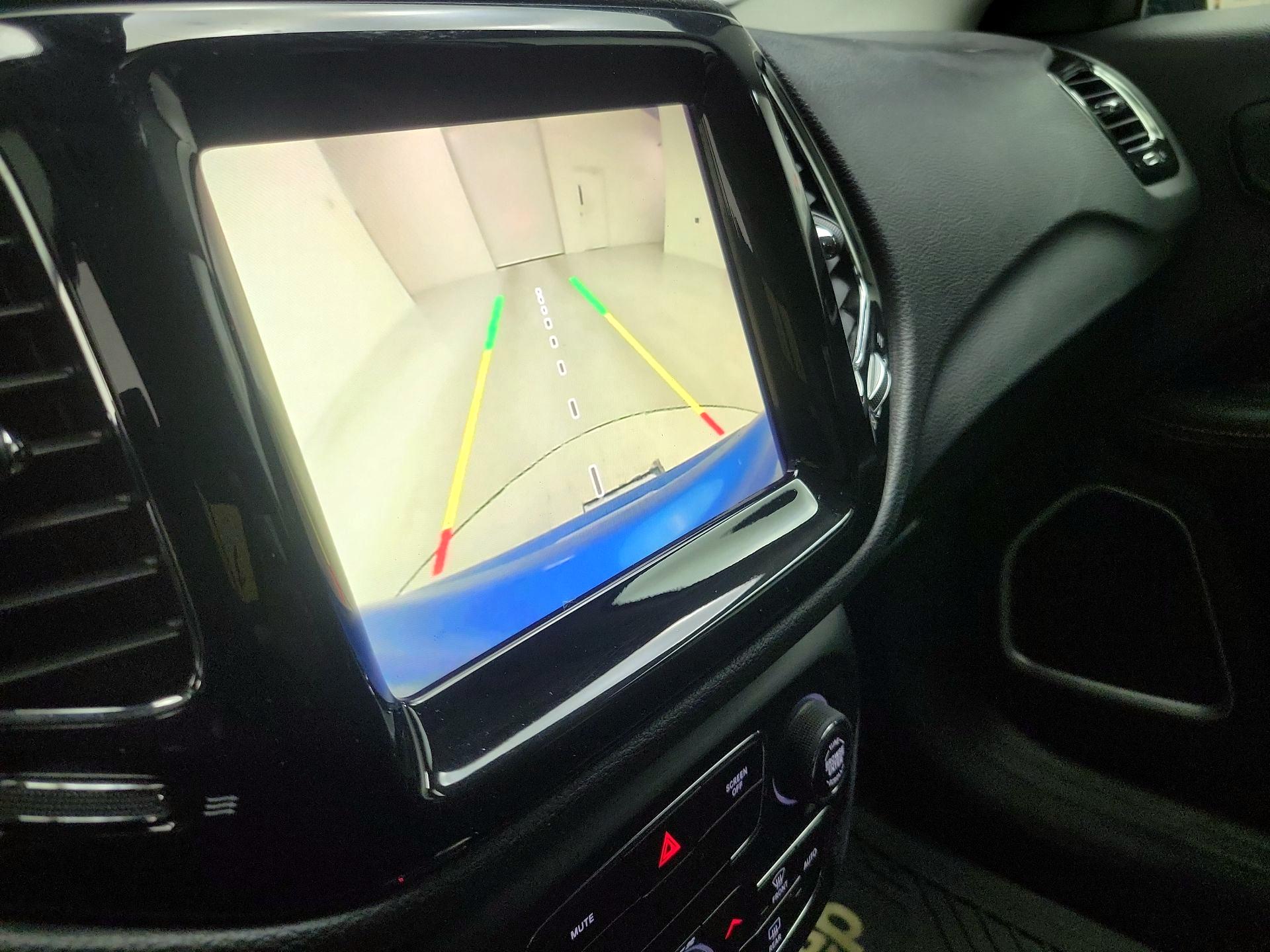 Thumbnail: 2018 Jeep Compass - 14