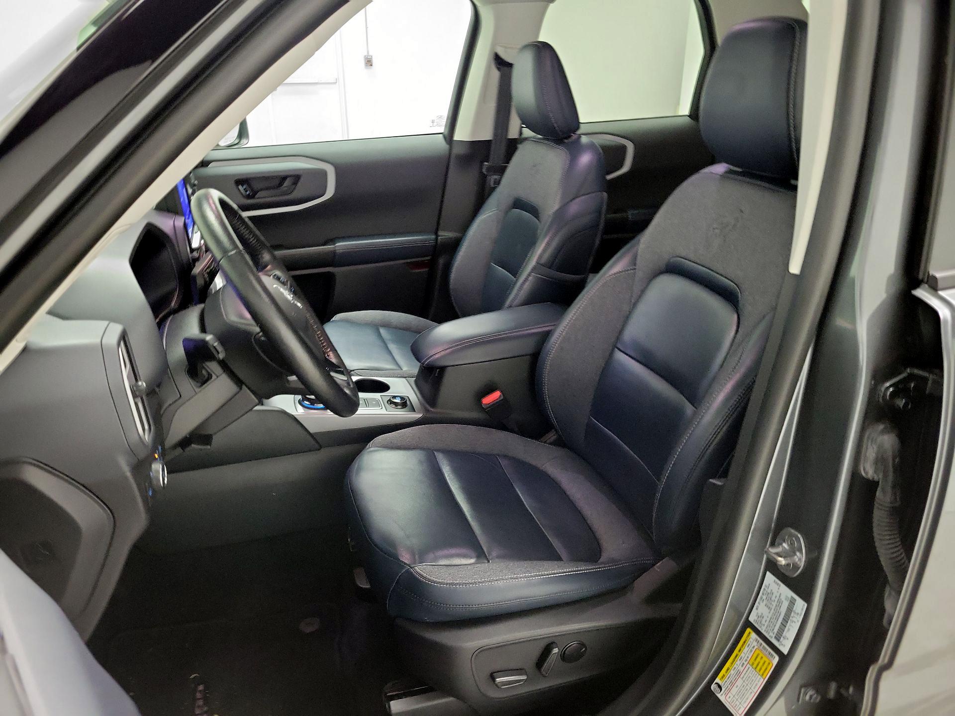 Thumbnail: 2022 Ford Bronco Sport - 11