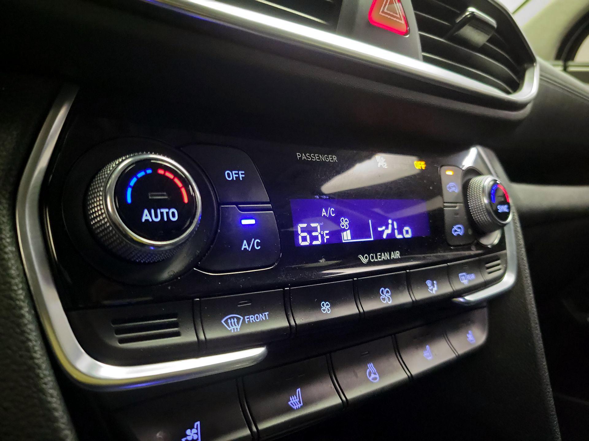 Thumbnail: 2020 Hyundai Santa Fe - 17