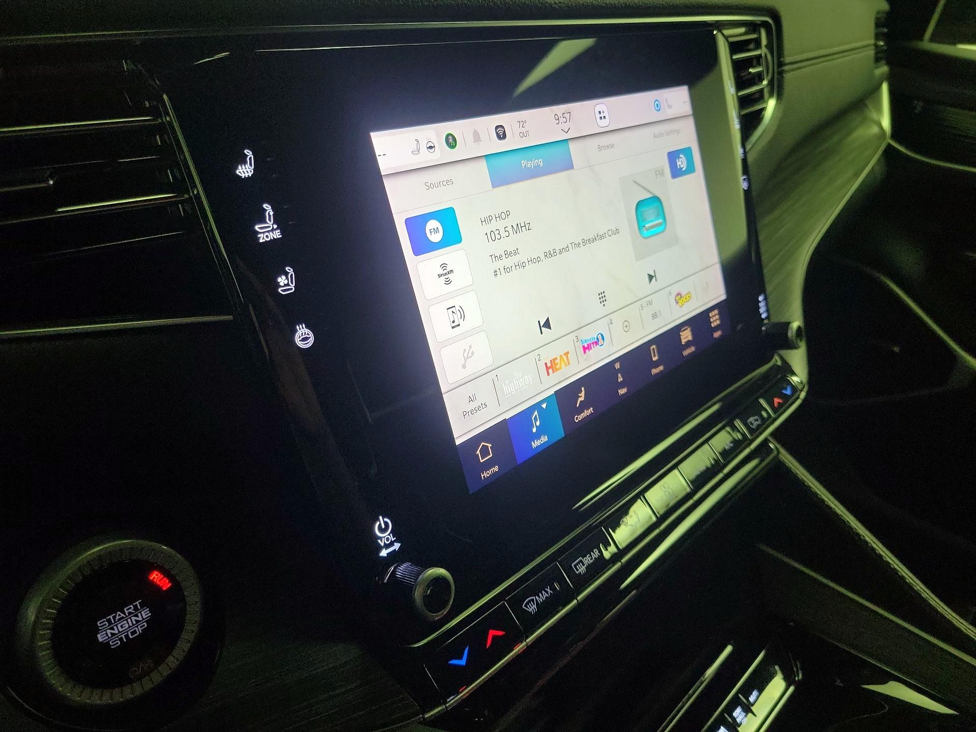 Thumbnail: 2023 Jeep Wagoneer - 16