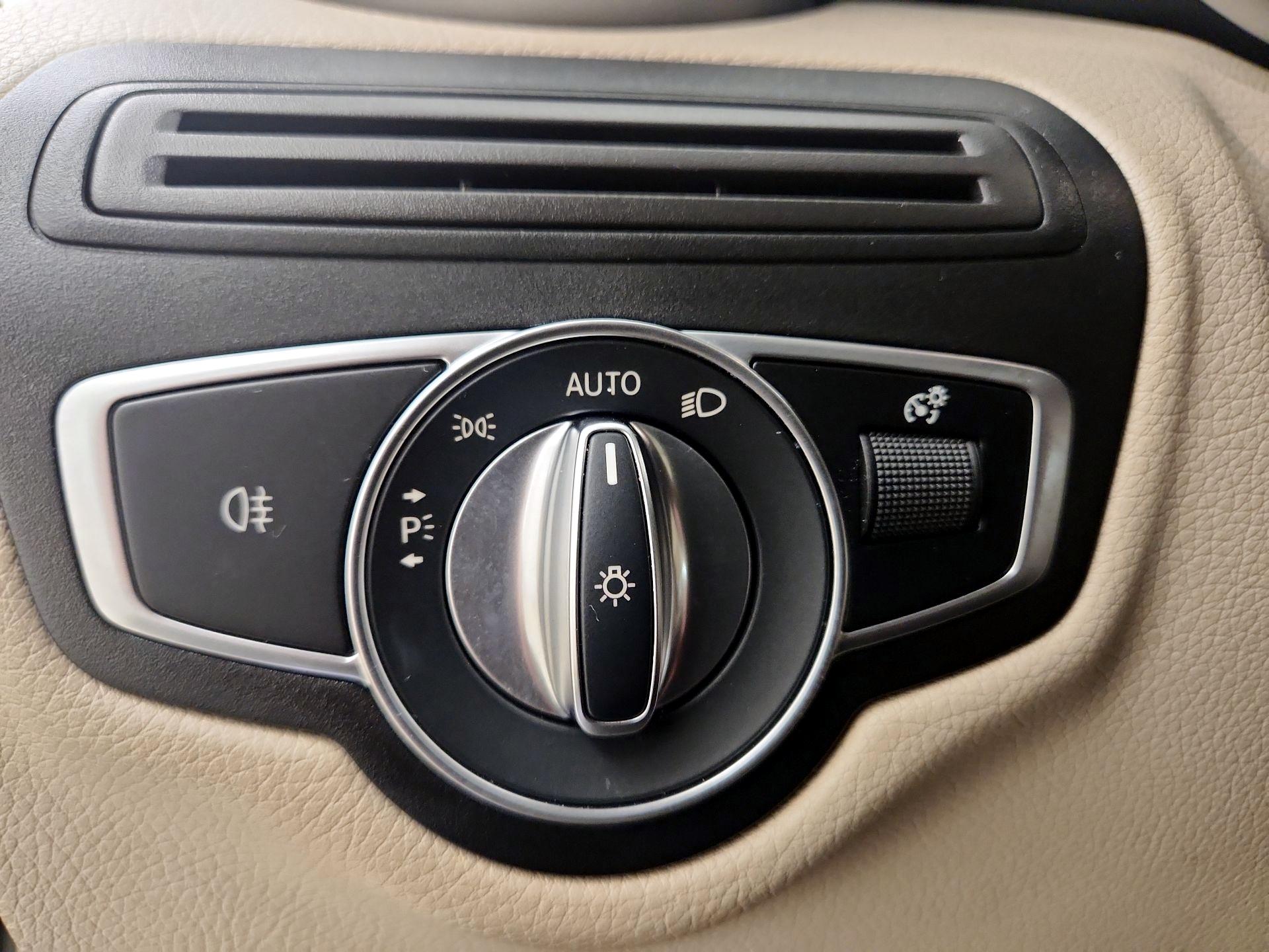 Thumbnail: 2022 Mercedes-Benz GLC - 13