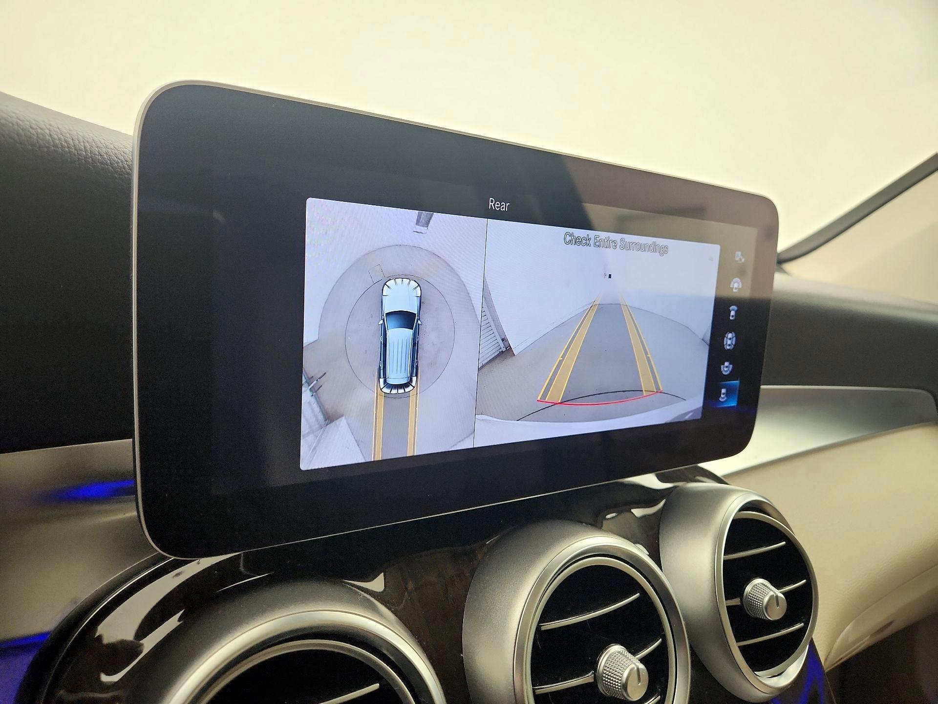 Thumbnail: 2022 Mercedes-Benz GLC - 14