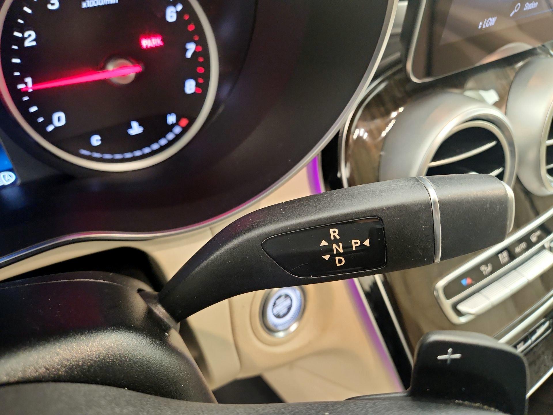 Thumbnail: 2022 Mercedes-Benz GLC - 17