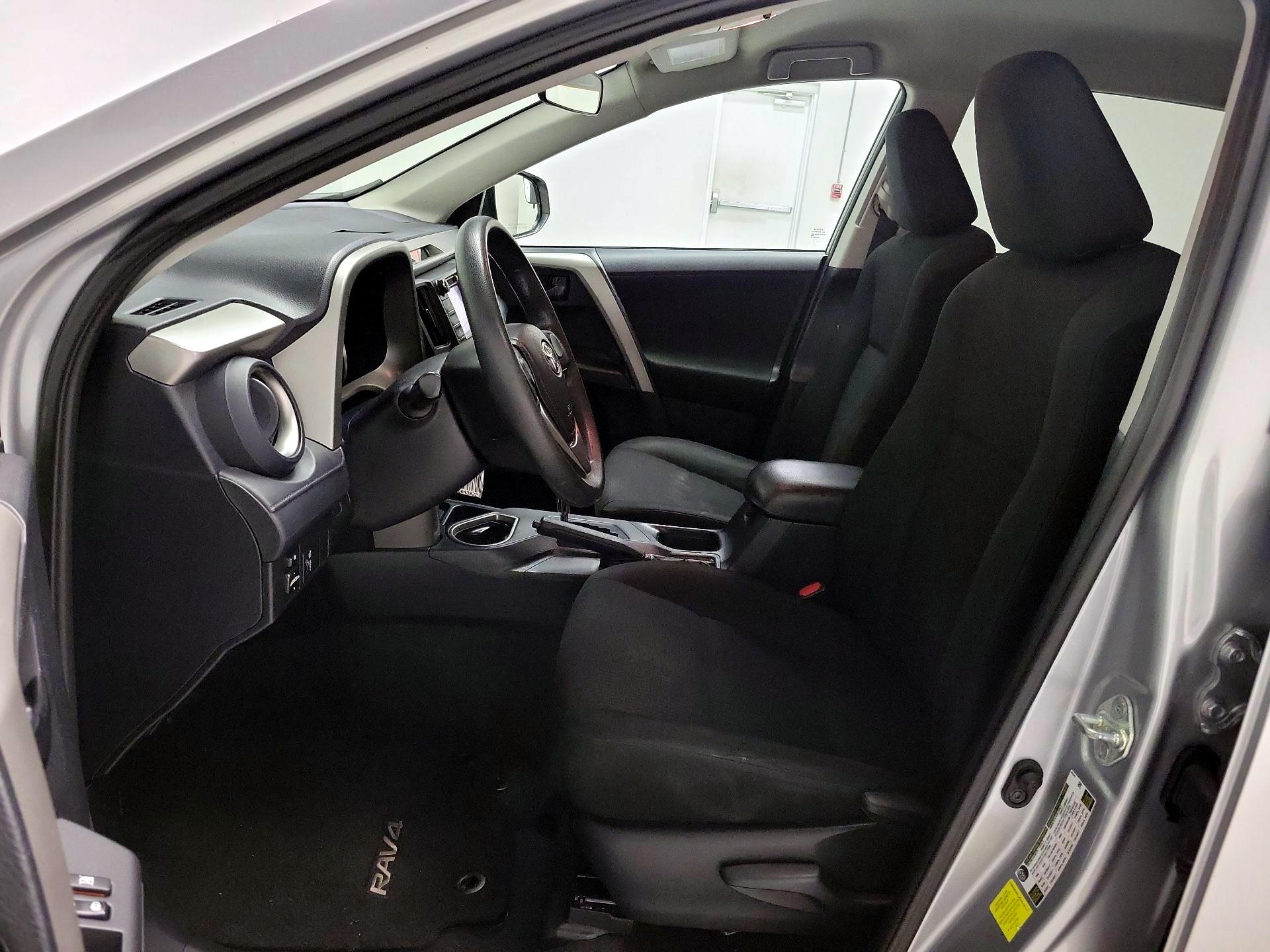 Thumbnail: 2016 Toyota RAV4 - 11