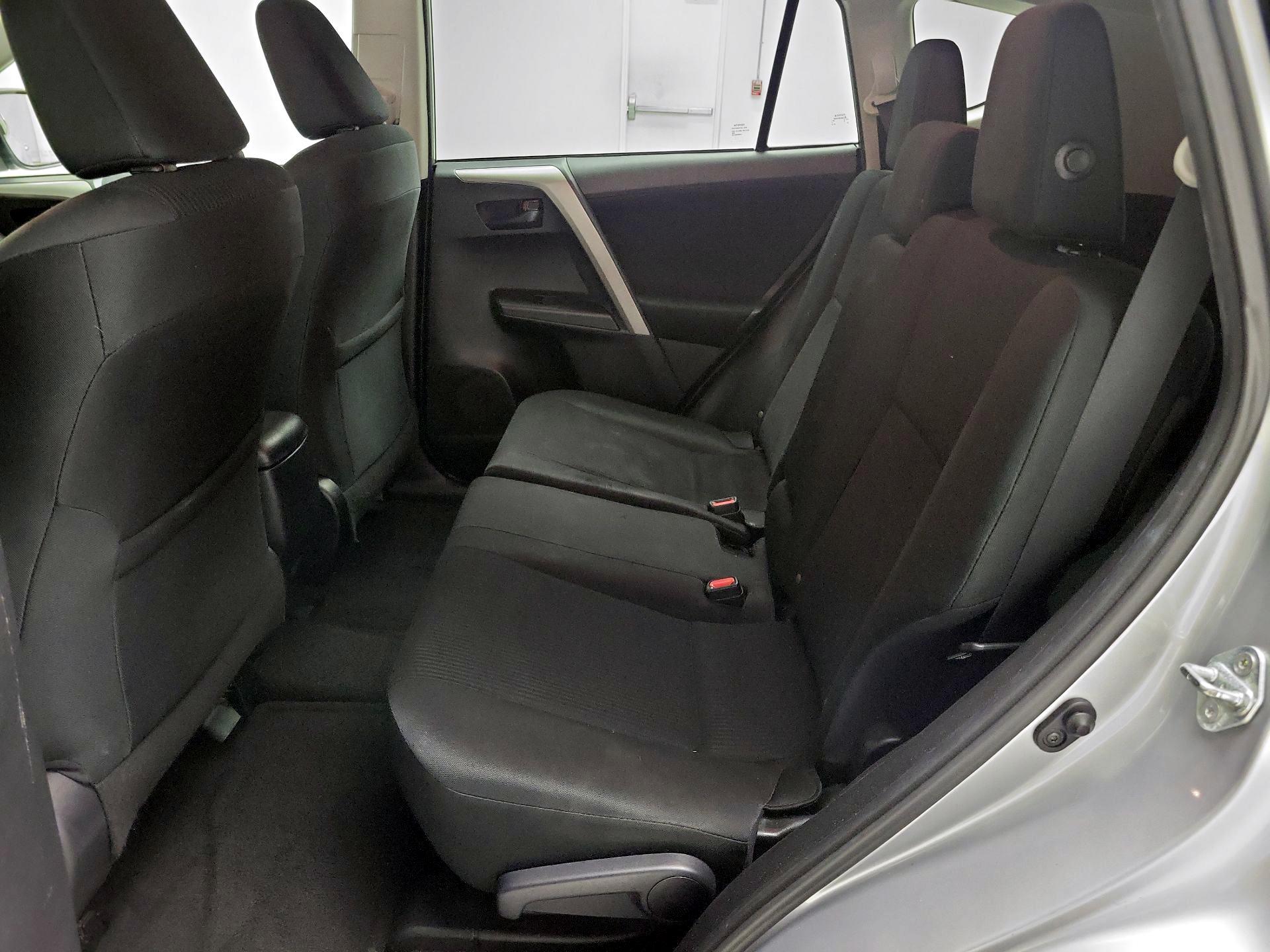 Thumbnail: 2016 Toyota RAV4 - 19