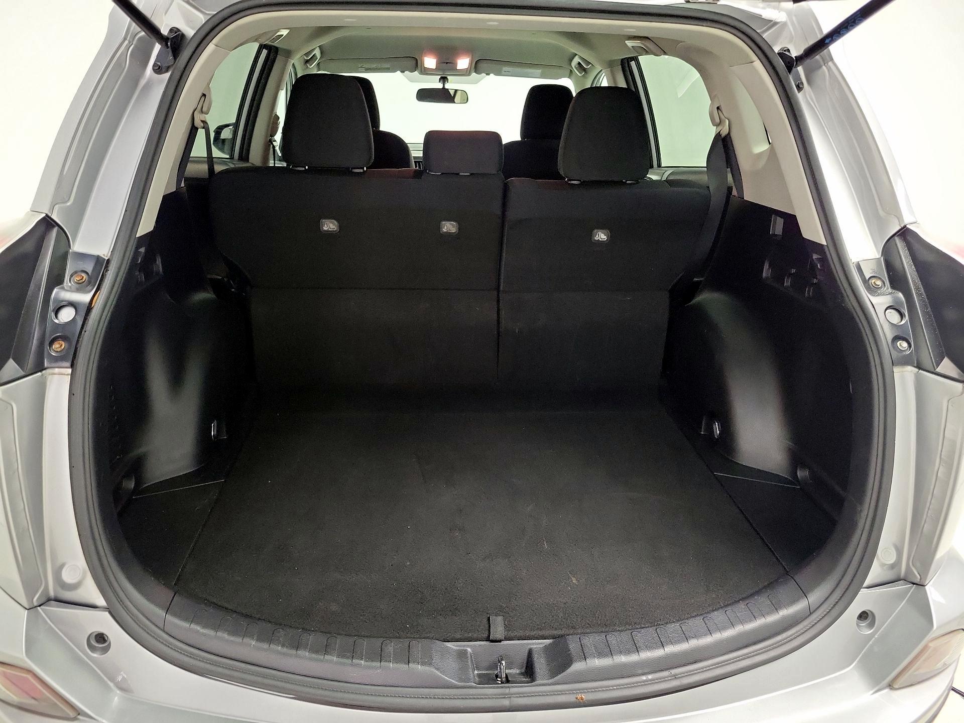 Thumbnail: 2016 Toyota RAV4 - 20