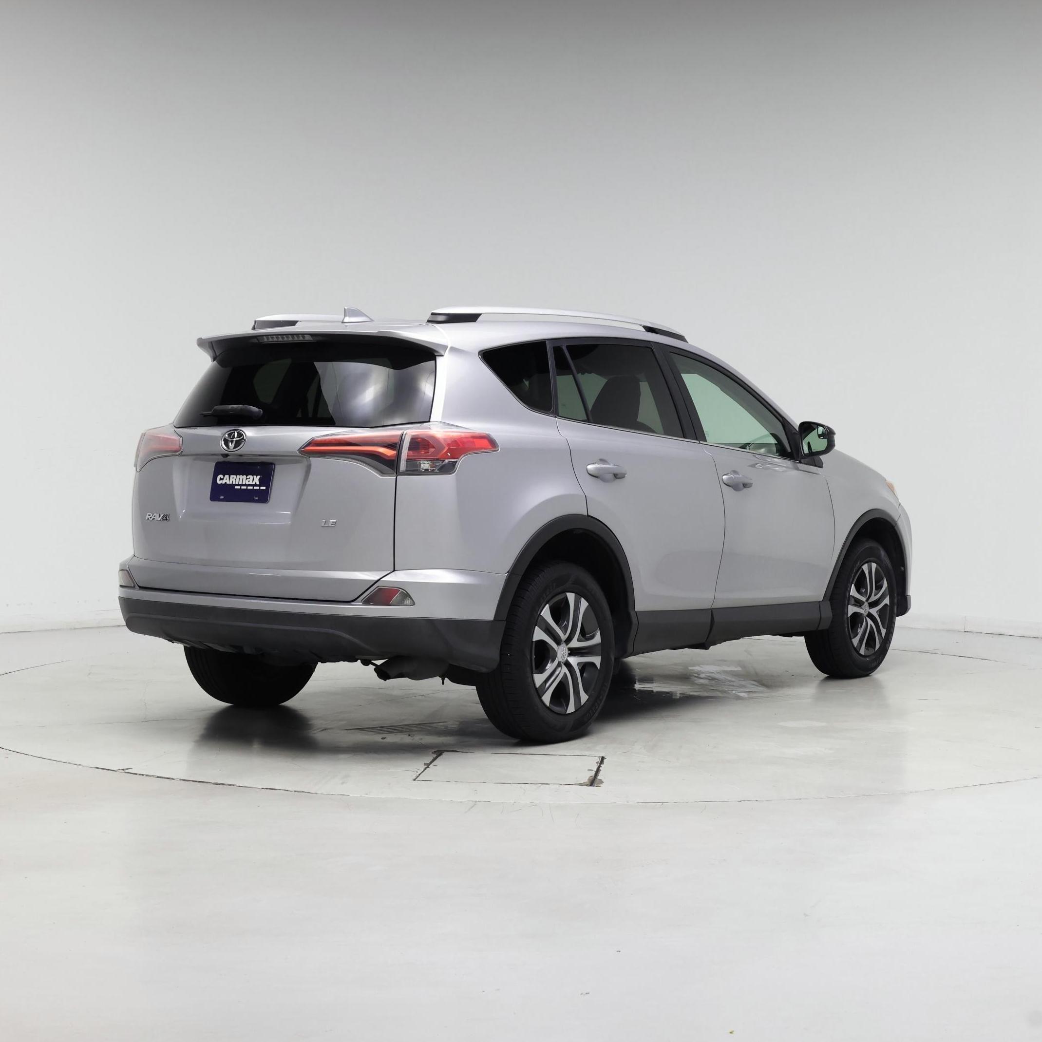 Thumbnail: 2016 Toyota RAV4 - 8