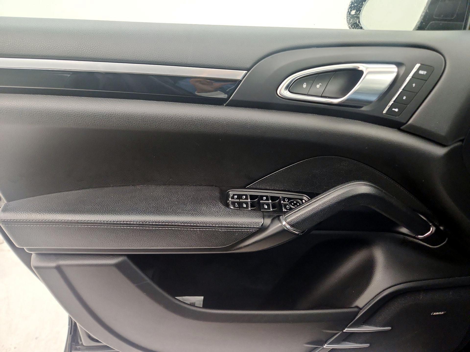 Thumbnail: 2017 Porsche Cayenne - 12